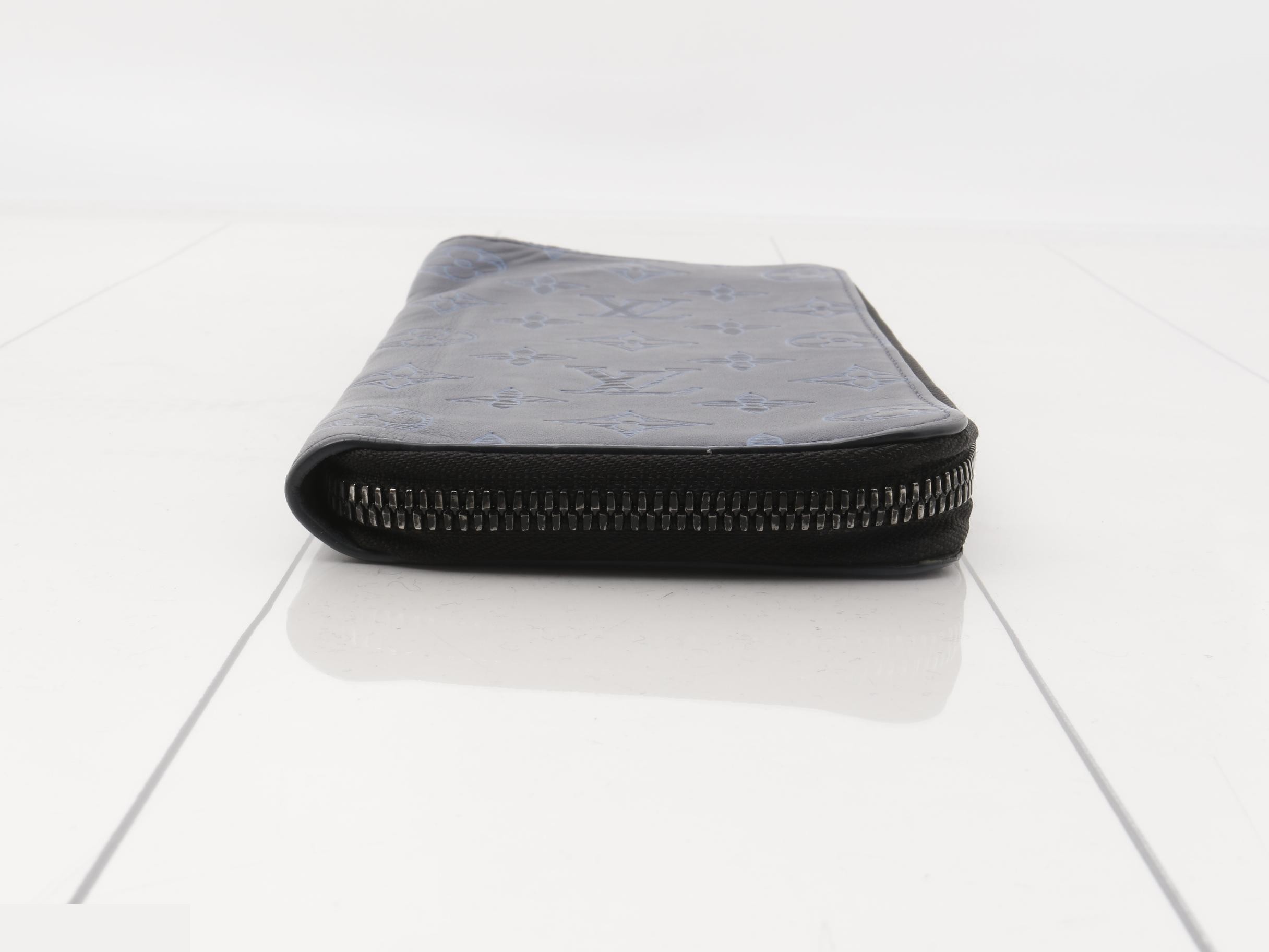 Zippy Wallet Vertical Monogram Shadow Navy — view 3