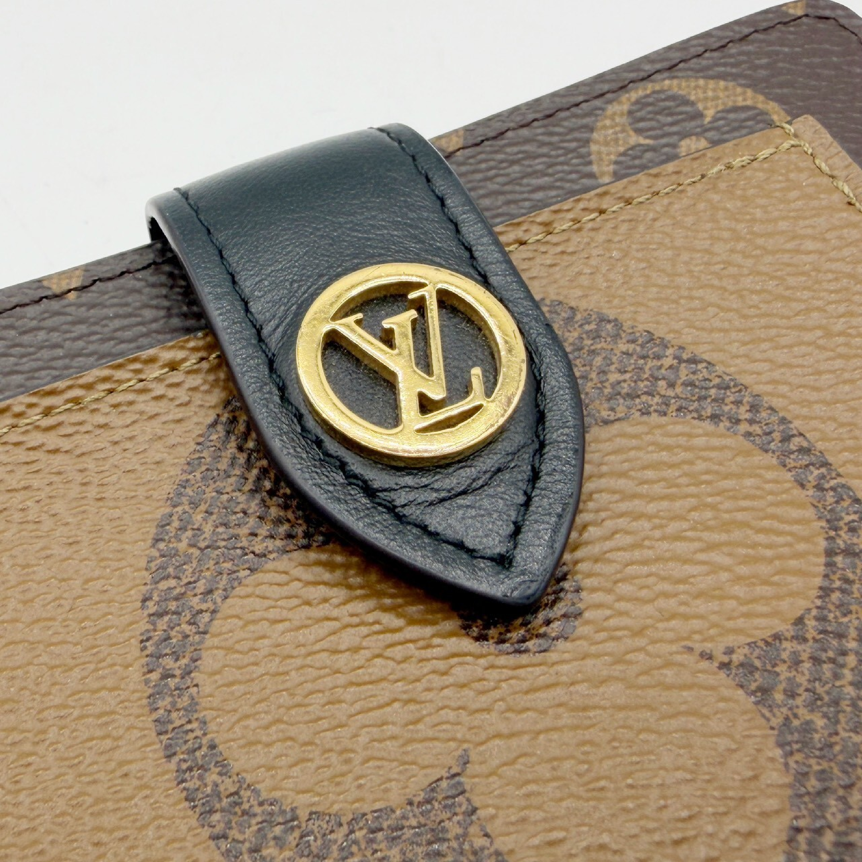 Giant Monogram Reverse Portefeuille Juliette Wallet — view 11