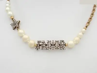 Choker necklace