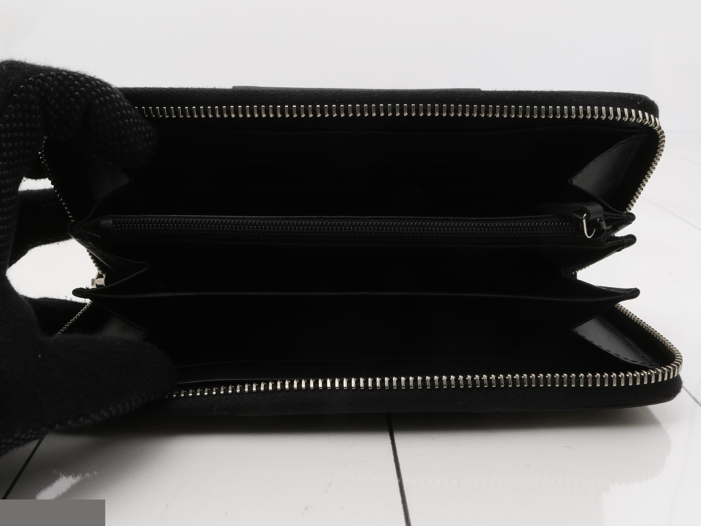 GG Supreme Round Zipper Long Wallet 451249 — view 4