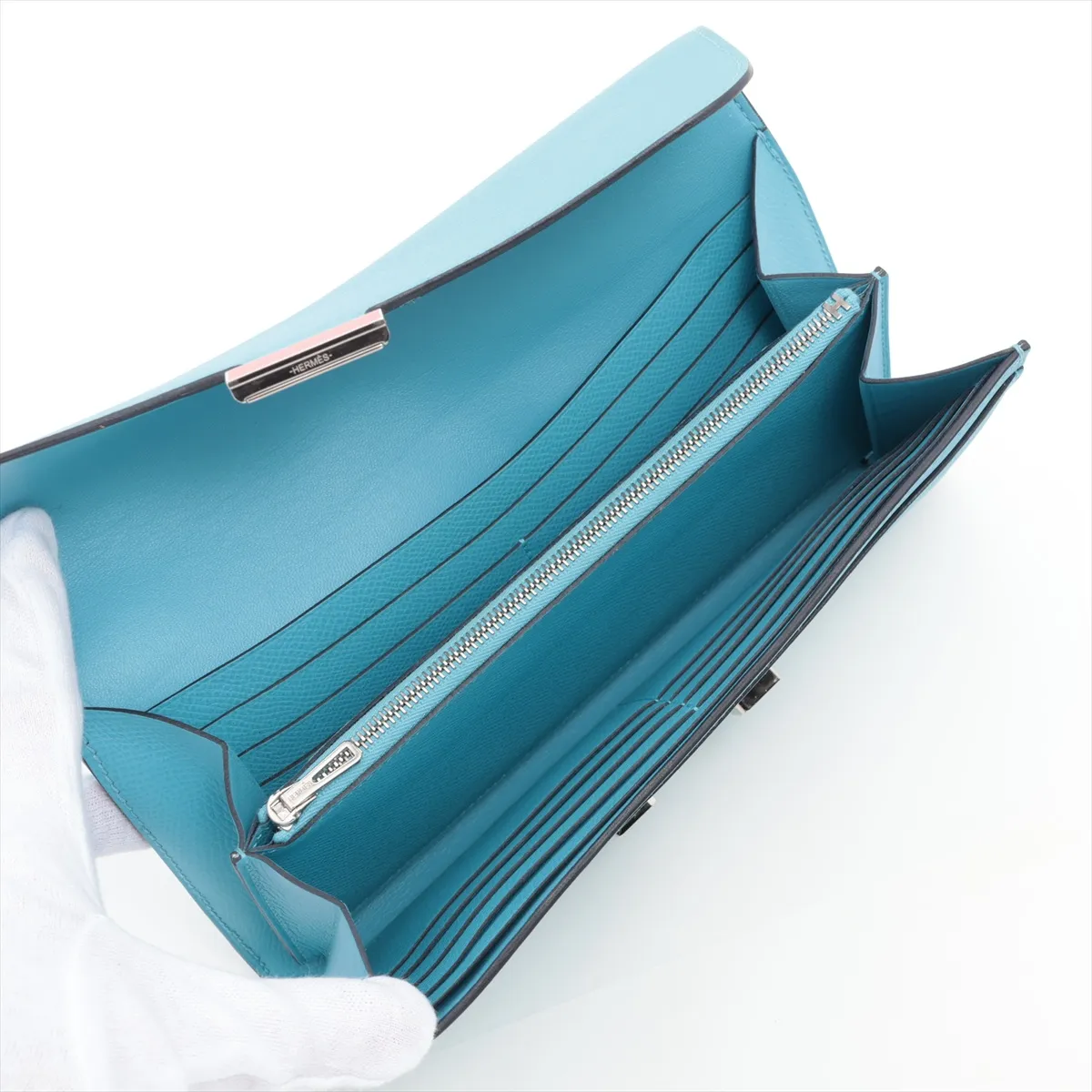 Constance Long Wallet, Veau Epsom Leather, Blue du Nord, Silver Hardware, D: 2019 — view 4