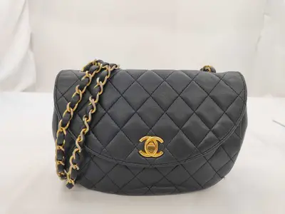 Matelassé Turnlock Coco Mark Half Moon Chain Shoulder Bag (Navy)
