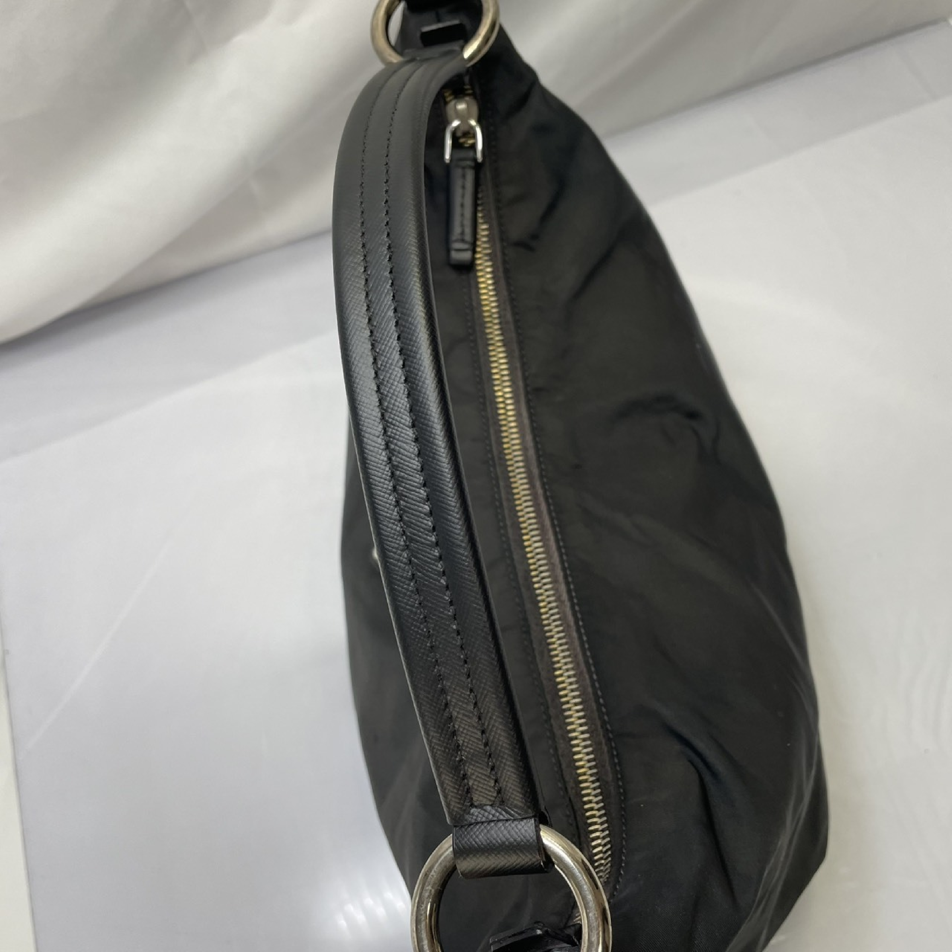 Triangle Logo Plate Handbag One-Shoulder Bag Half Moon BR3279 Black Shoulder Bag — view 11