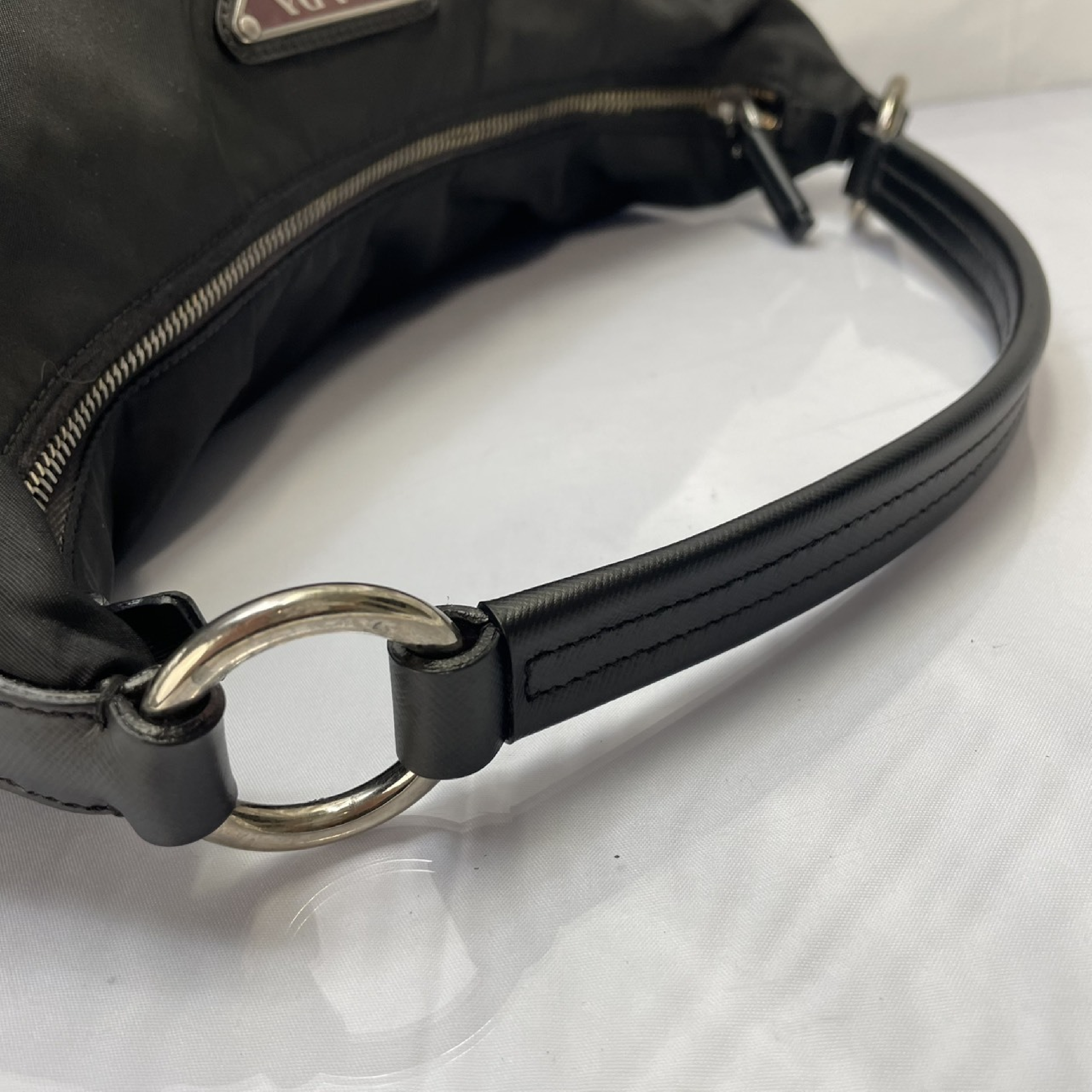 Triangle Logo Plate Handbag One-Shoulder Bag Half Moon BR3279 Black Shoulder Bag — view 10