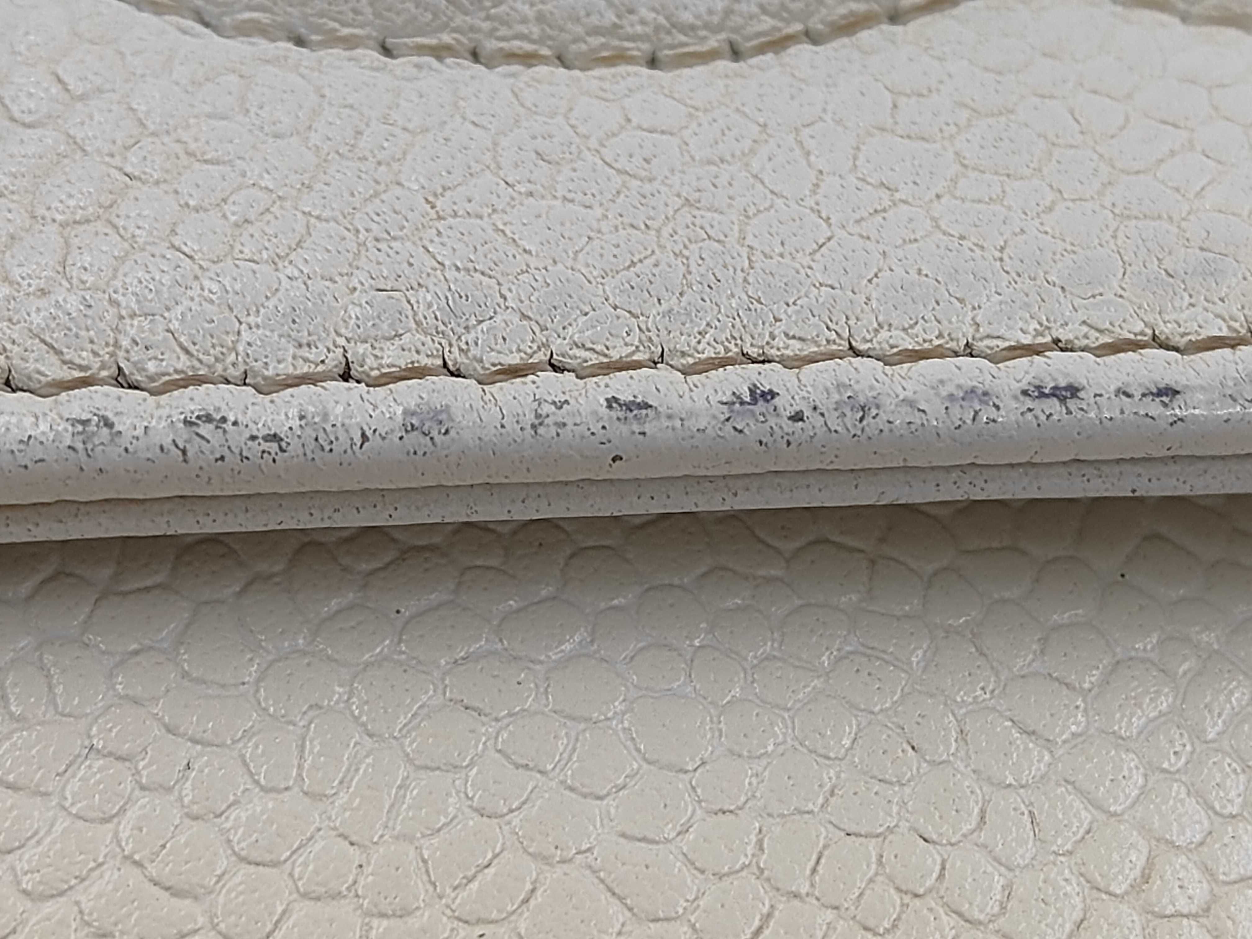 DU- CC Mark Skin Chain Wallet Beige SHW 14340479 Shoulder Bag — view 7