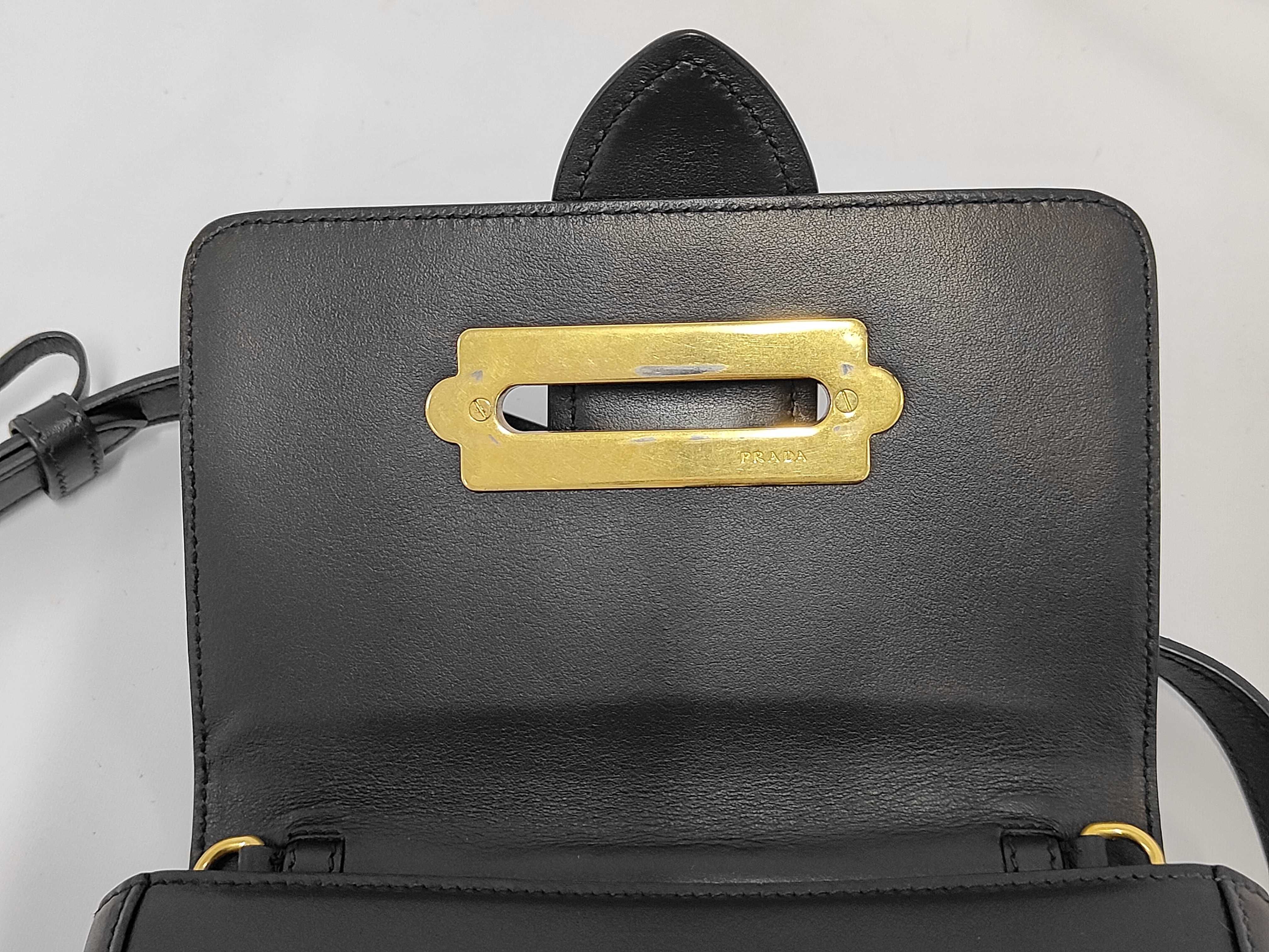 Cahier Belt Bag, Black, Smooth Calf Leather, Gold Hardware. — view 9