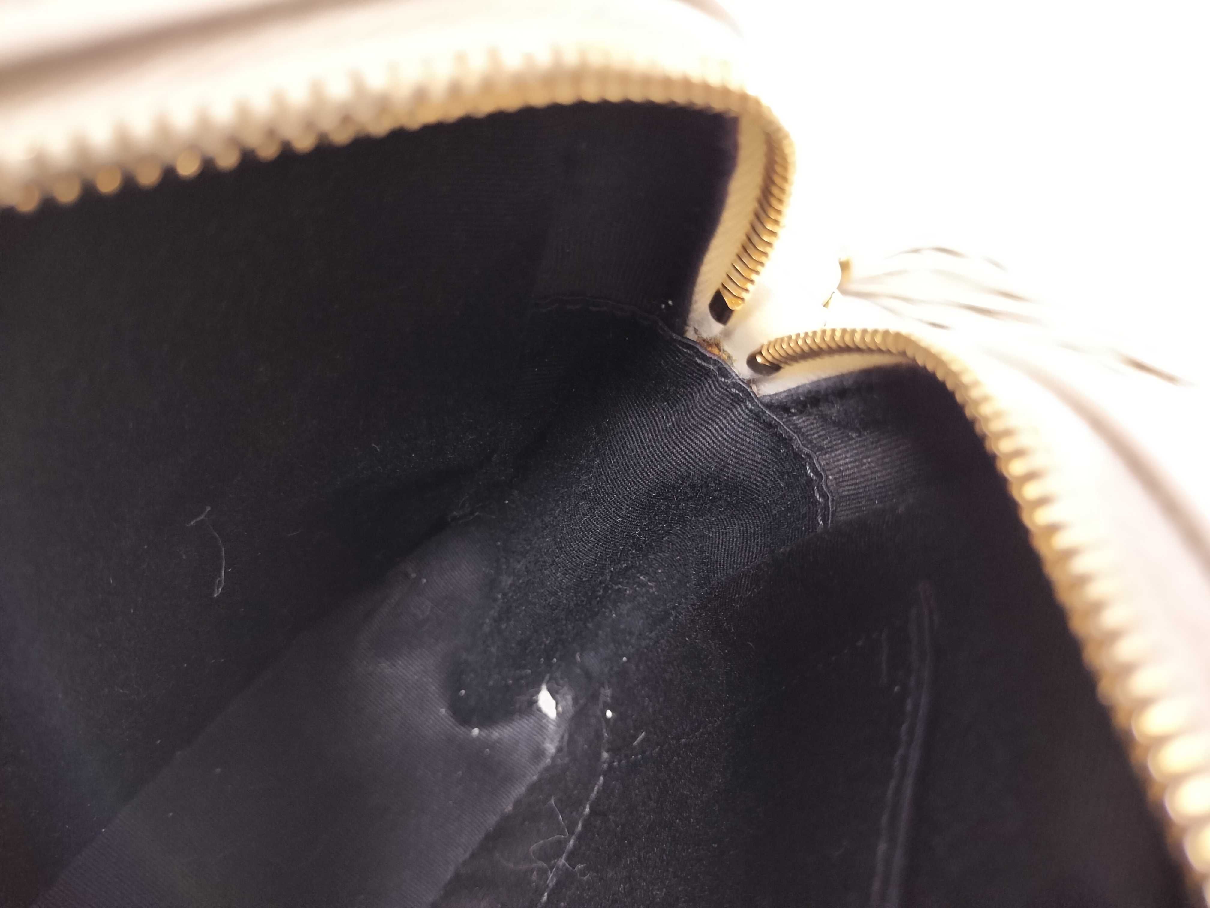 V-stitch shoulder bag — view 9