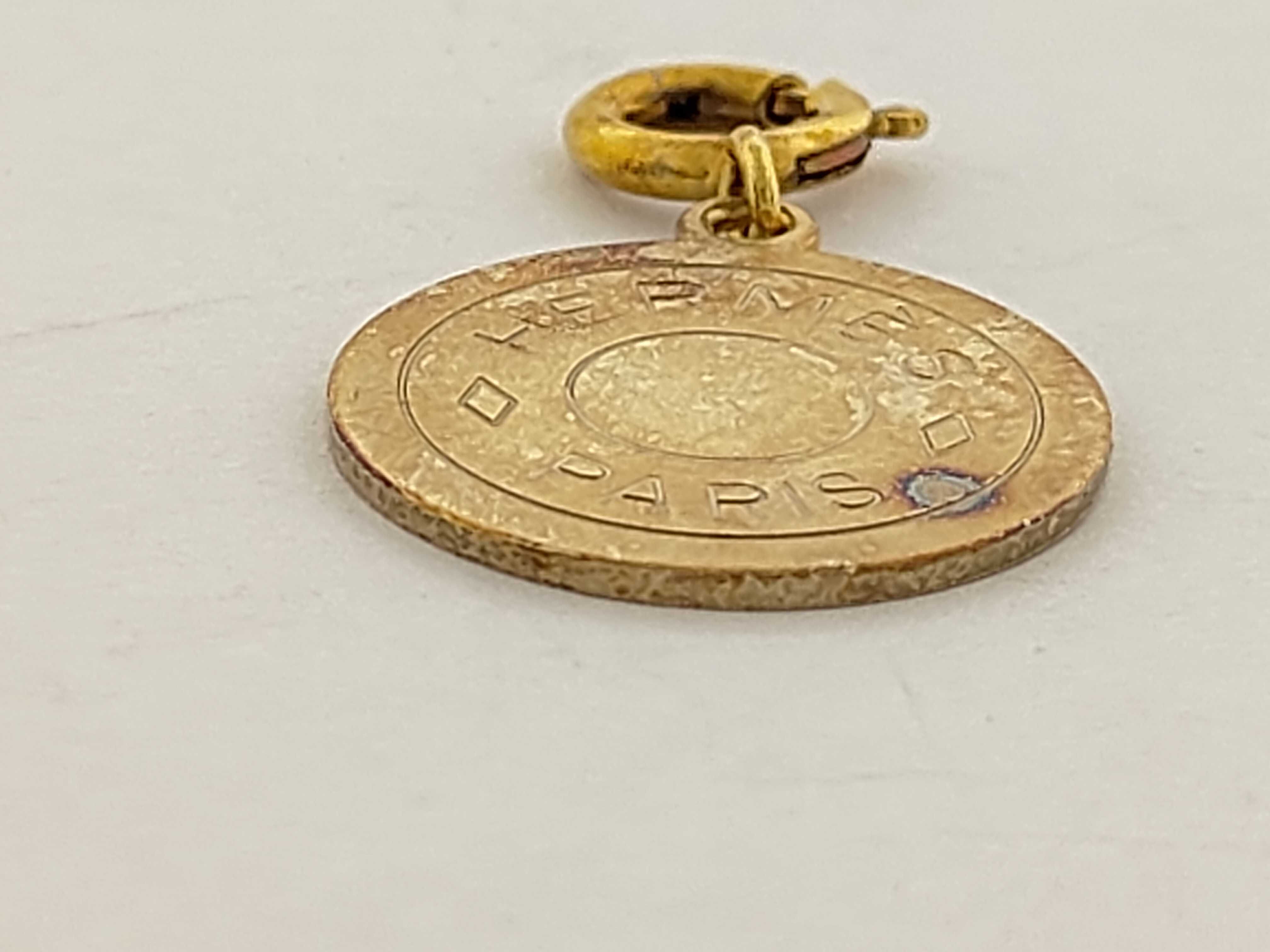 charm — view 6