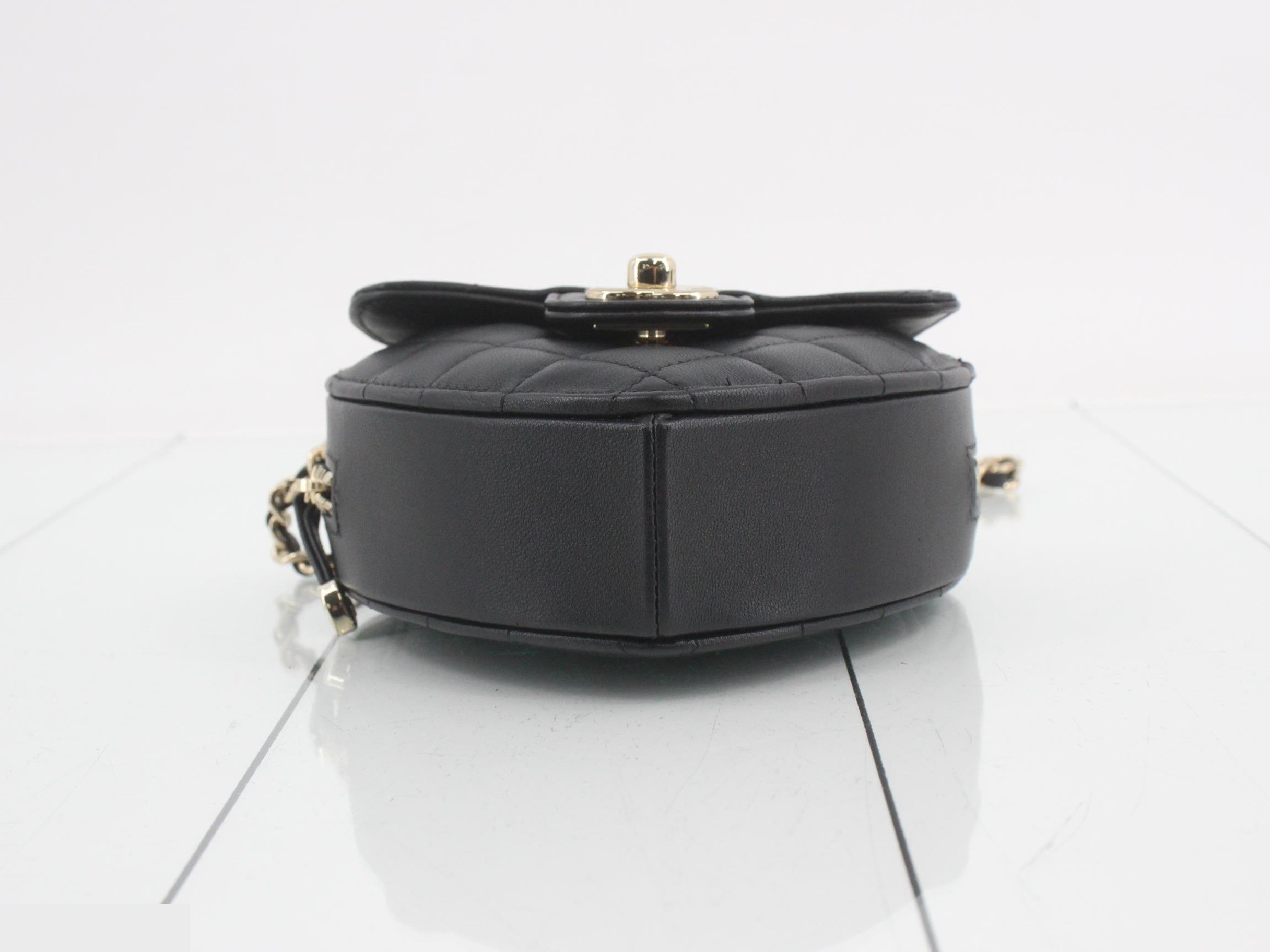 Matelassé Leather Heart-Shaped Chain Shoulder Bag — view 3