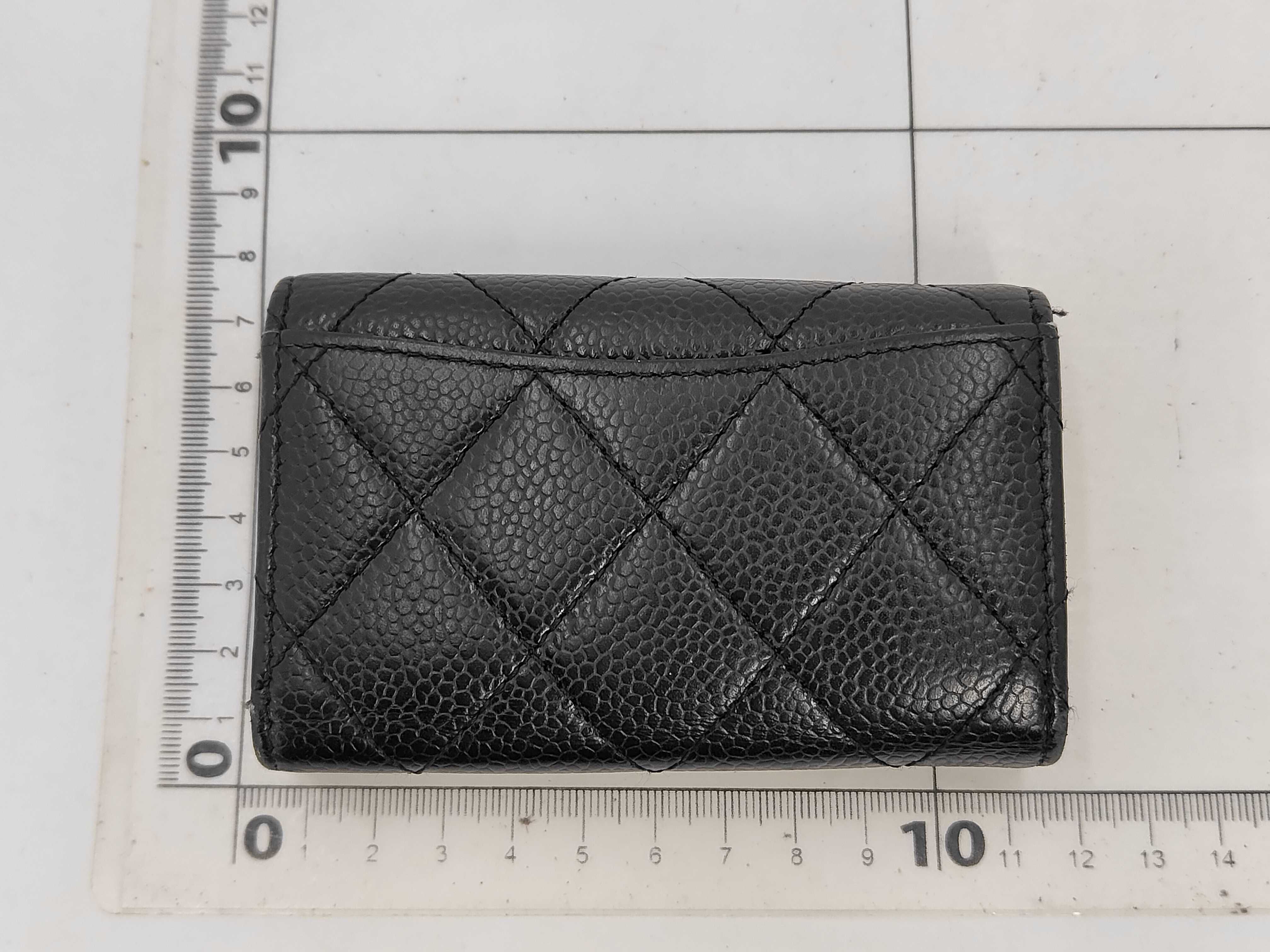 Matelassé 6-Key Case, Caviar Leather, Gold Hardware, Black, 21979903 (Key Case/Key Holder) — view 2