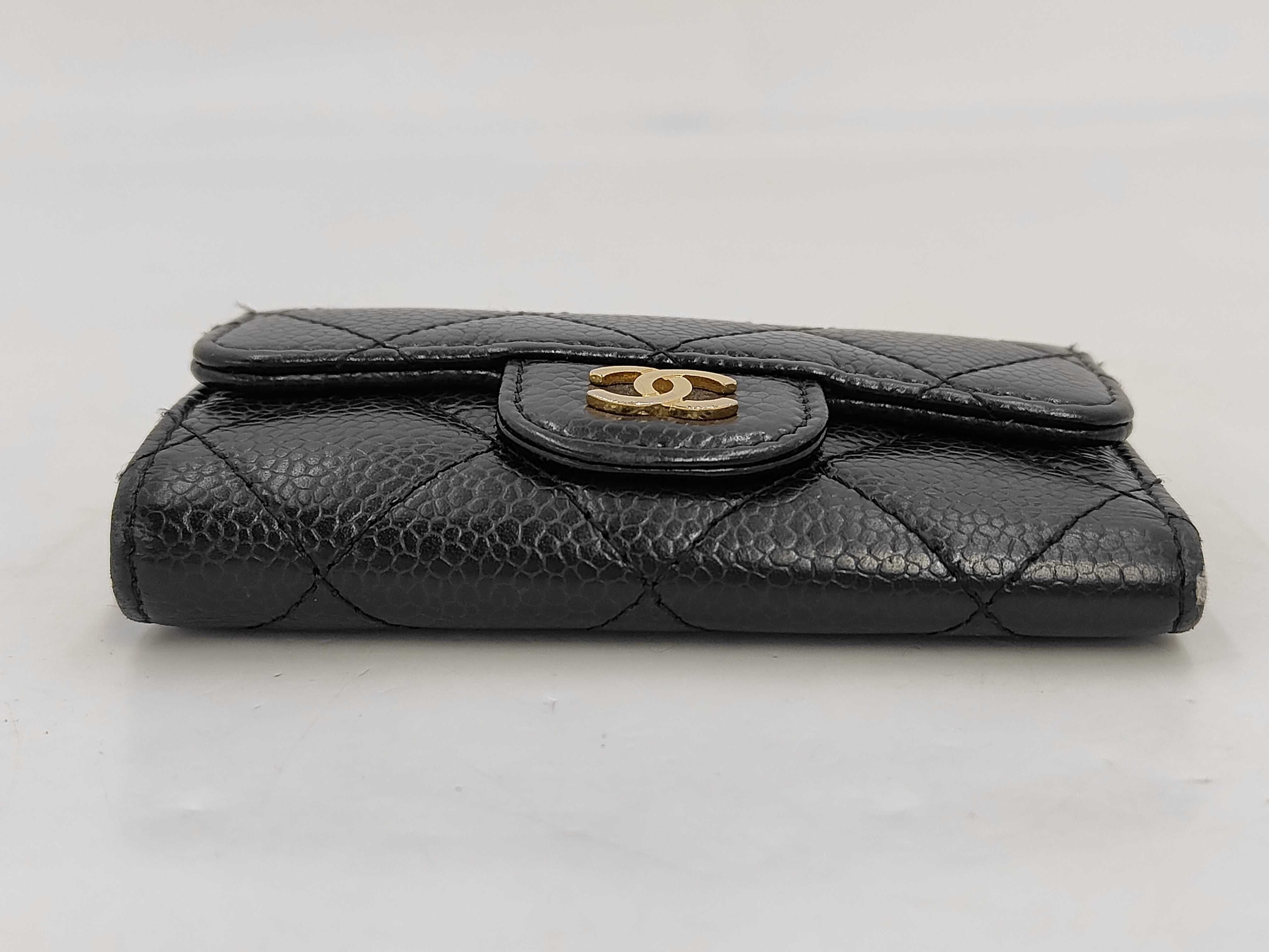 Matelassé 6-Key Case, Caviar Leather, Gold Hardware, Black, 21979903 (Key Case/Key Holder) — view 3