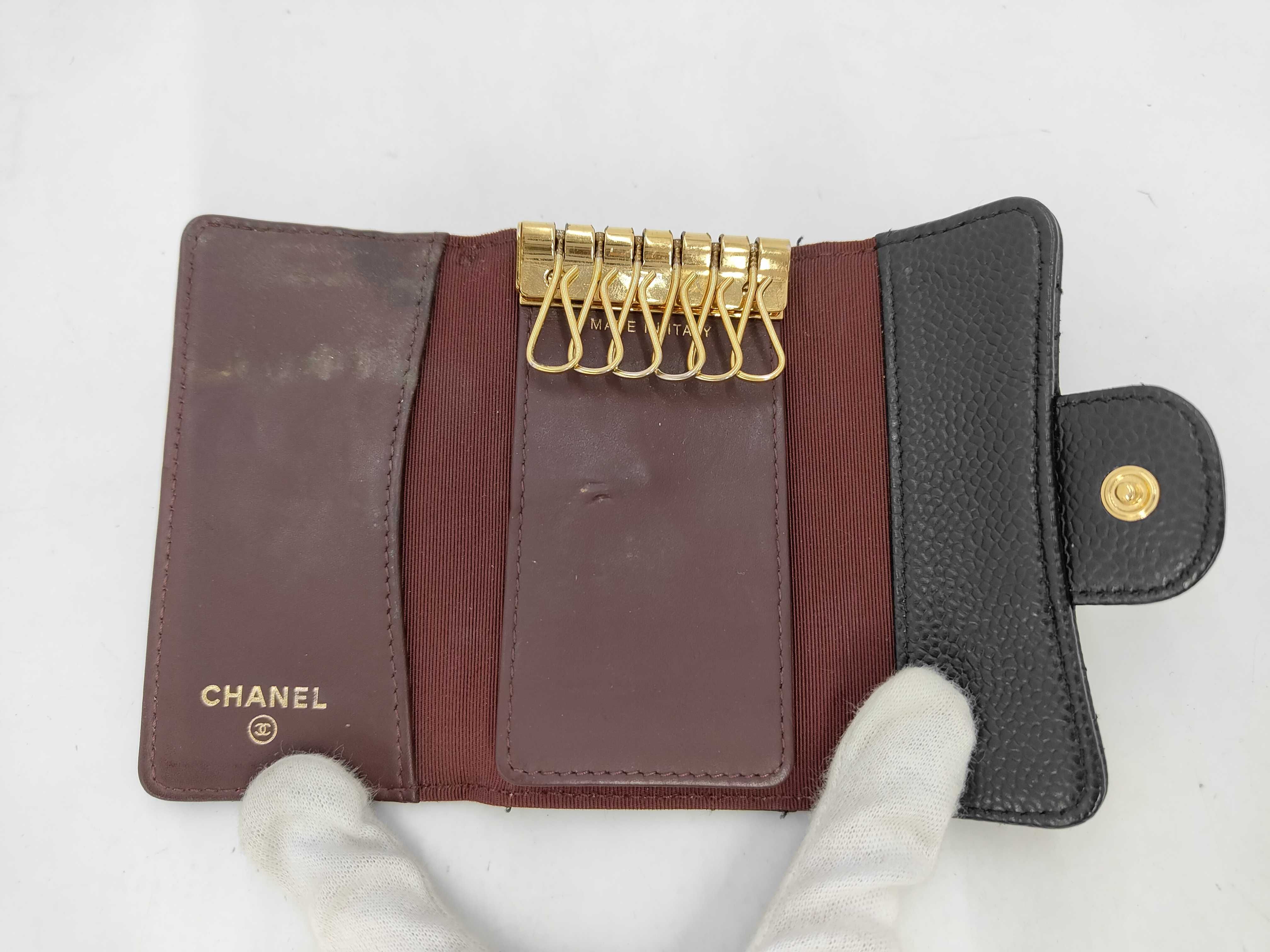 Matelassé 6-Key Case, Caviar Leather, Gold Hardware, Black, 21979903 (Key Case/Key Holder) — view 8
