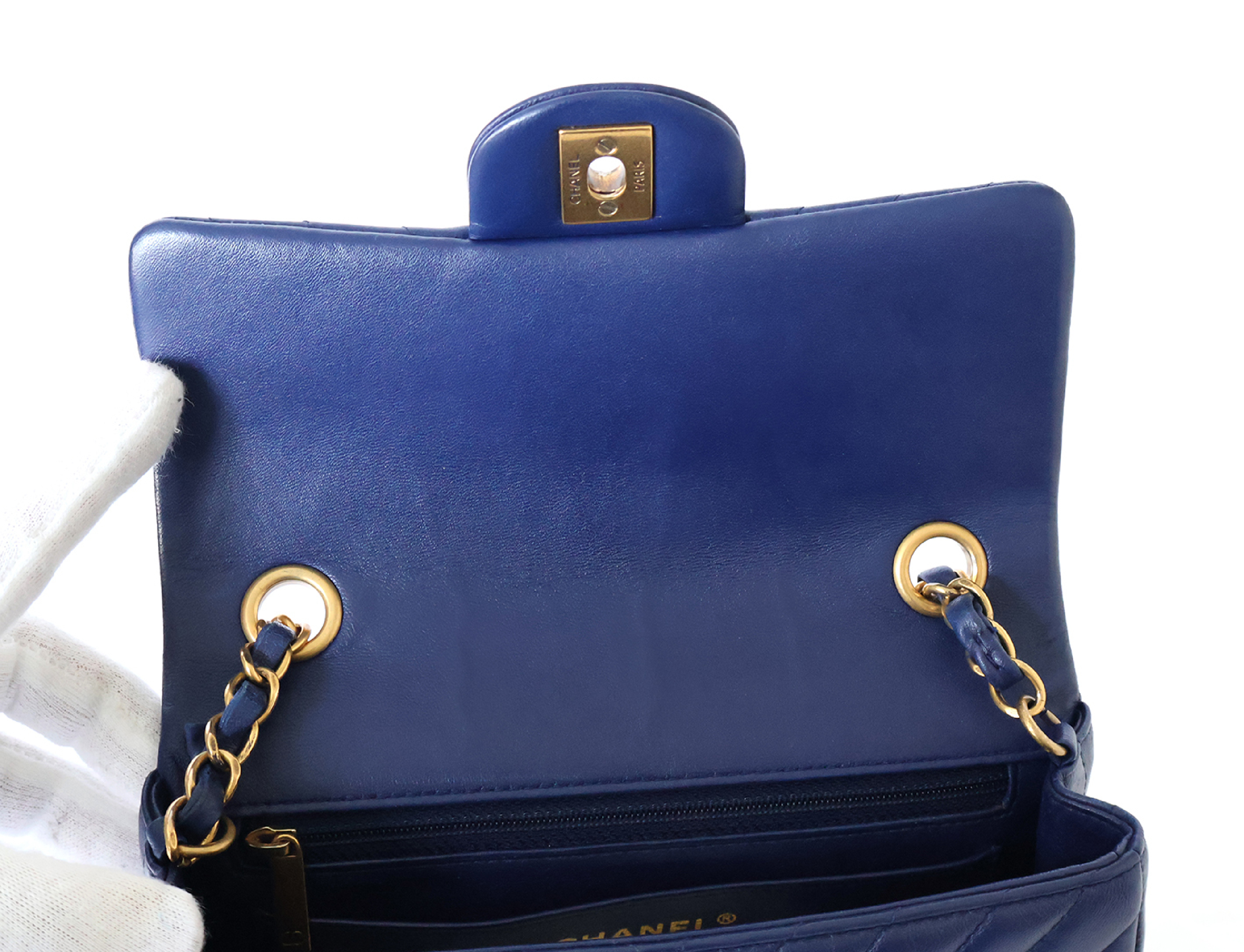 with original seal, serial number , V-stitch, lambskin chain shoulder bag, blue. — view 11