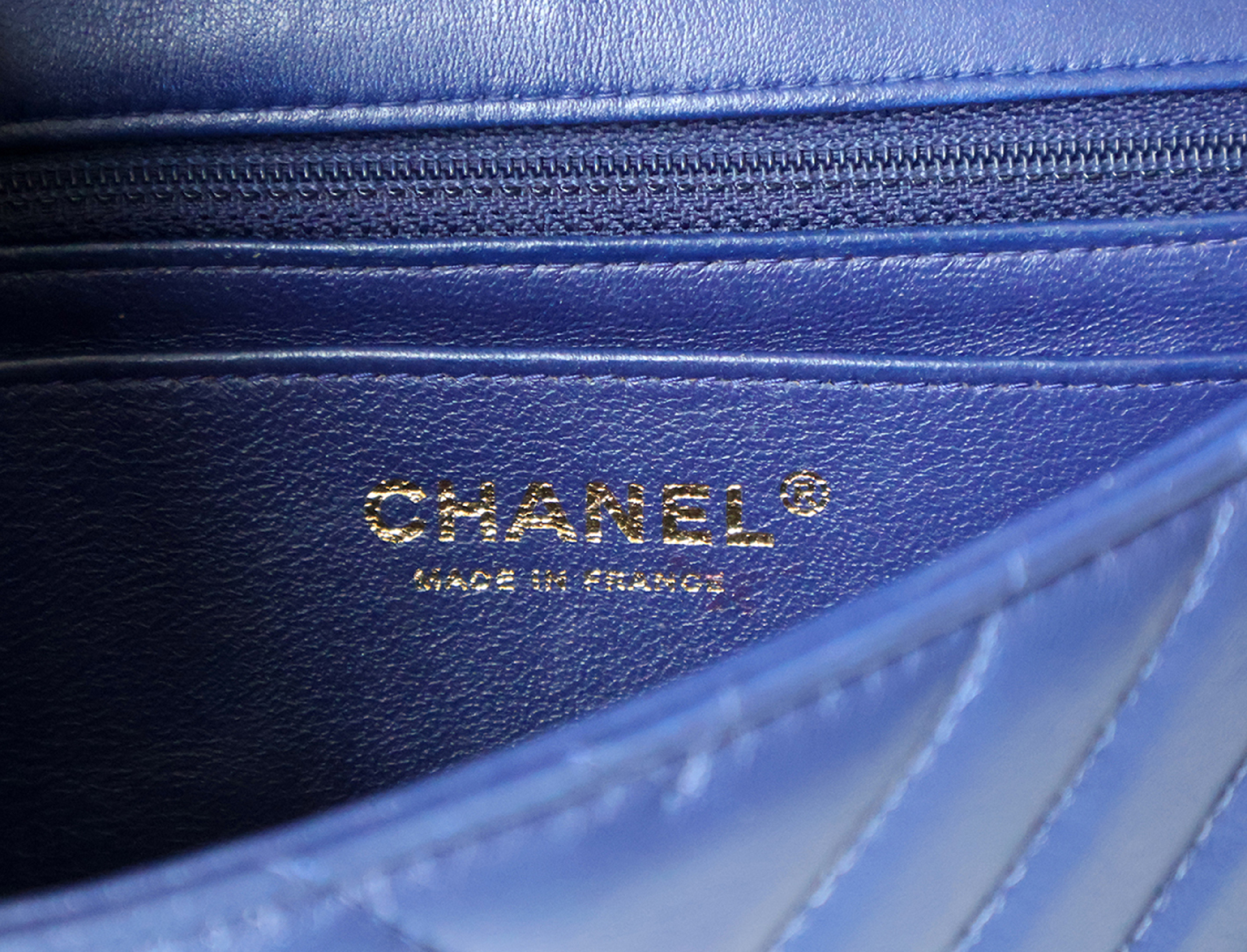 with original seal, serial number , V-stitch, lambskin chain shoulder bag, blue. — view 13