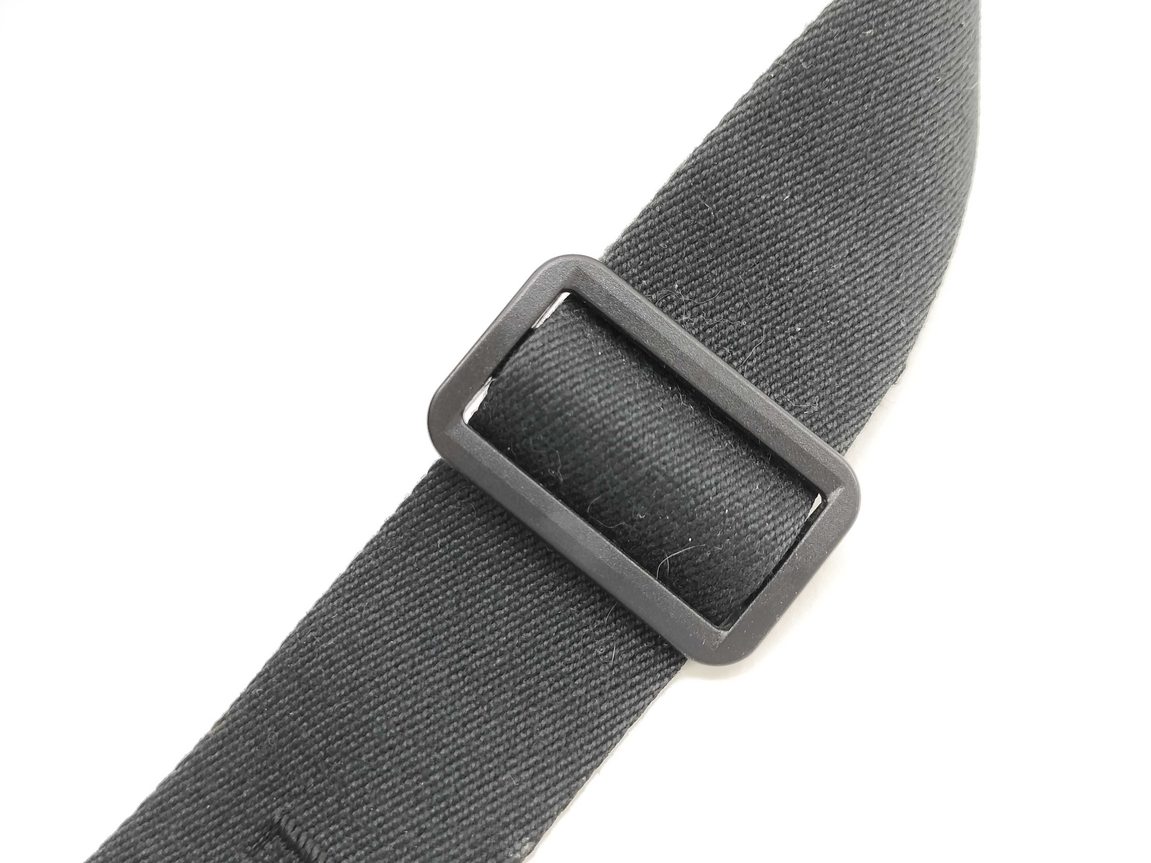 Damier Graphite Daniel GM Shoulder Bag — view 4
