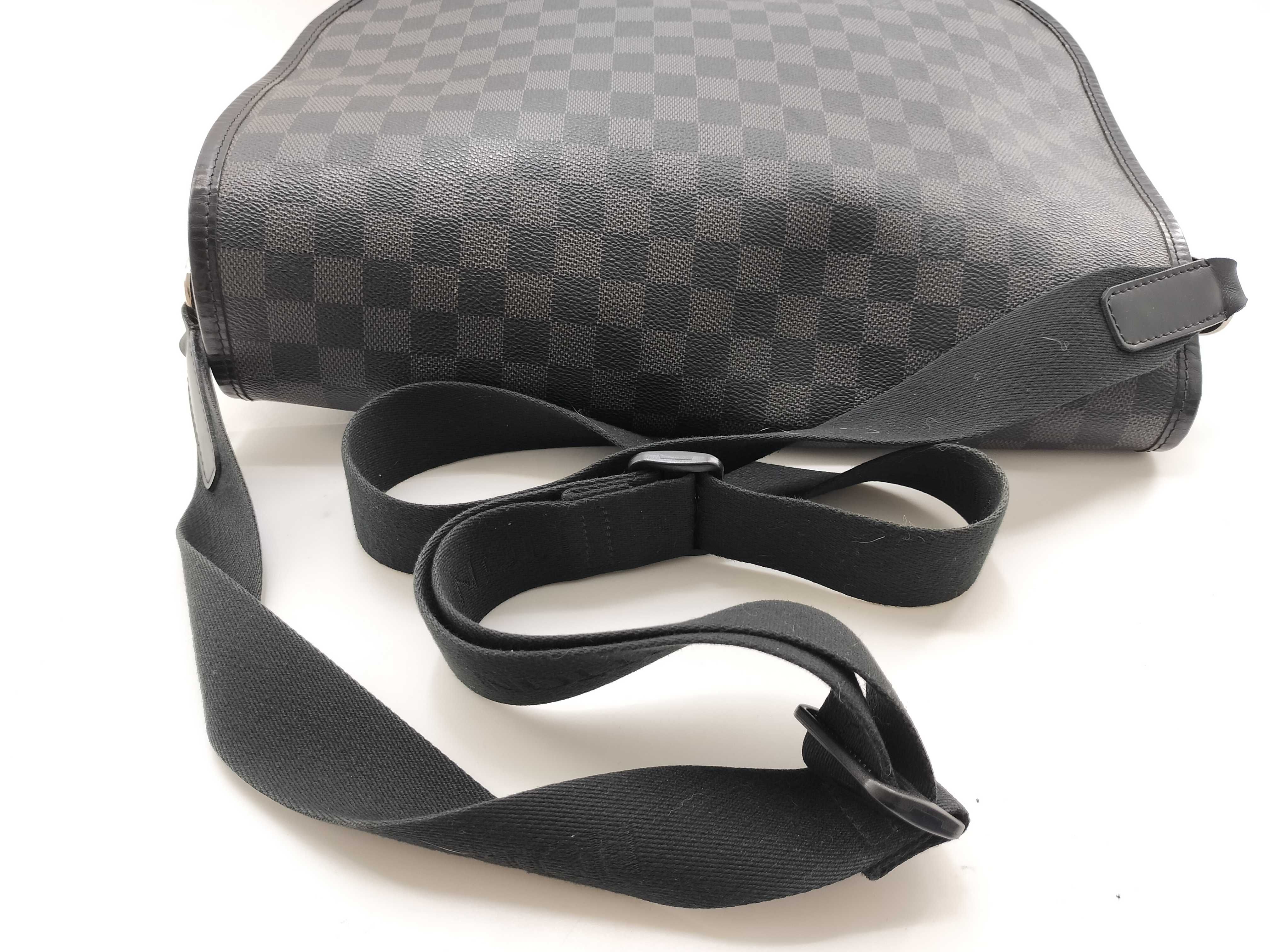 Damier Graphite Daniel GM Shoulder Bag — view 5