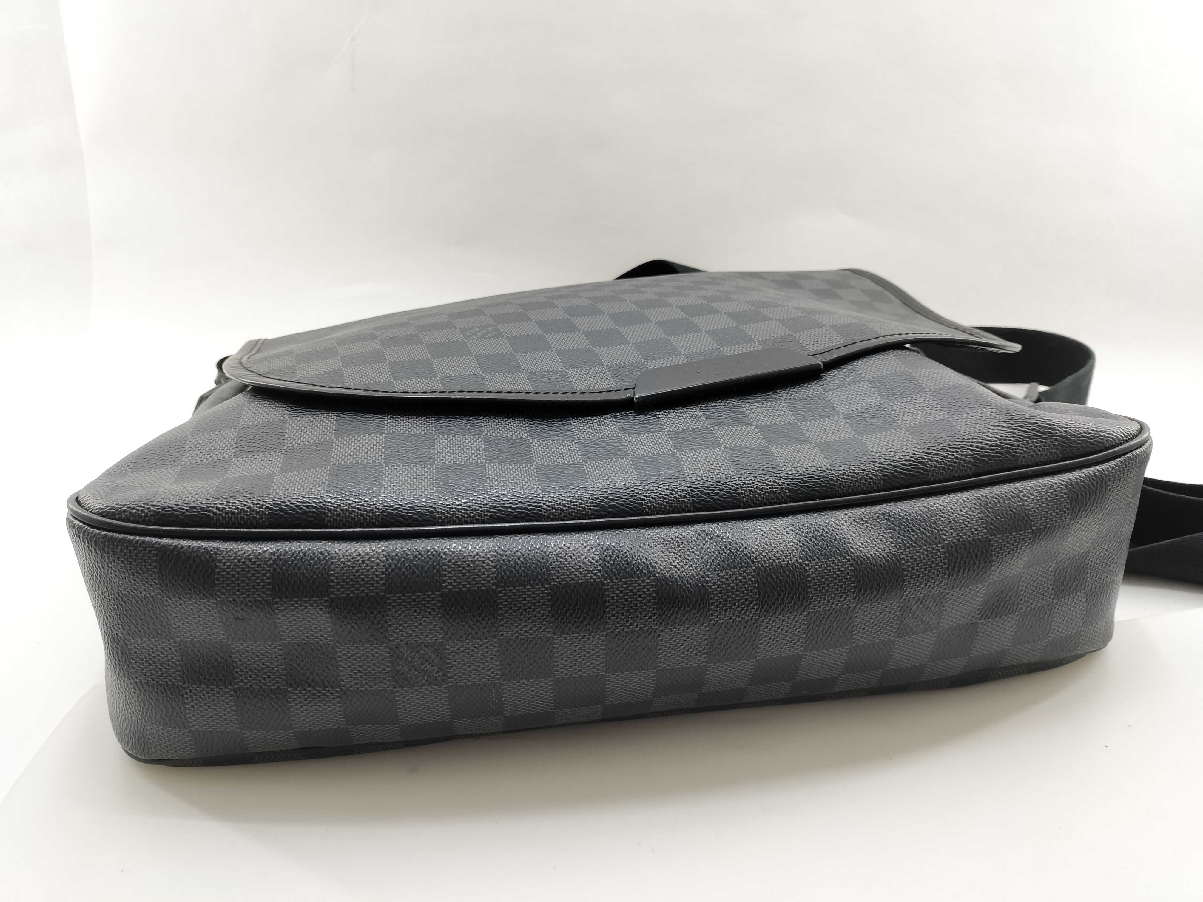 Damier Graphite Daniel GM Shoulder Bag — view 6