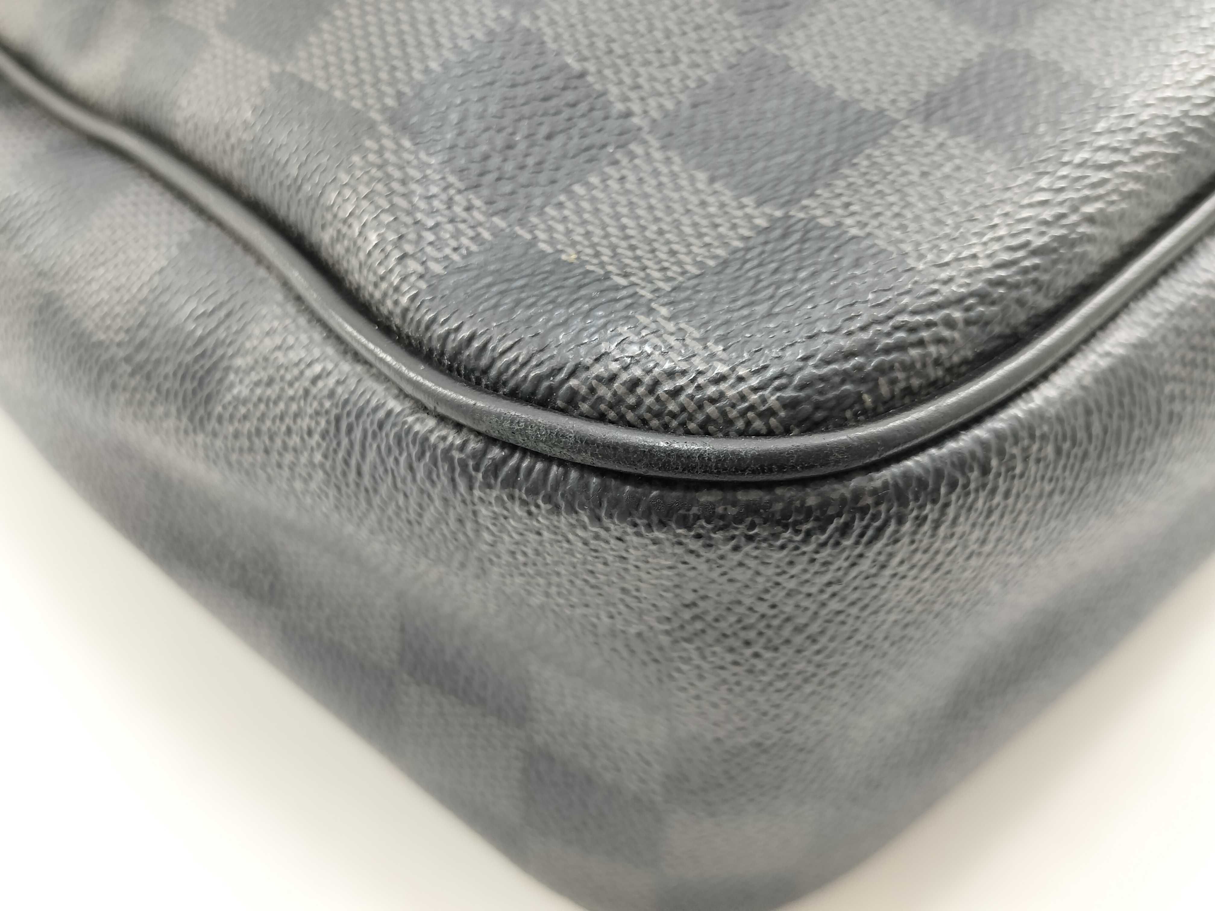 Damier Graphite Daniel GM Shoulder Bag — view 7