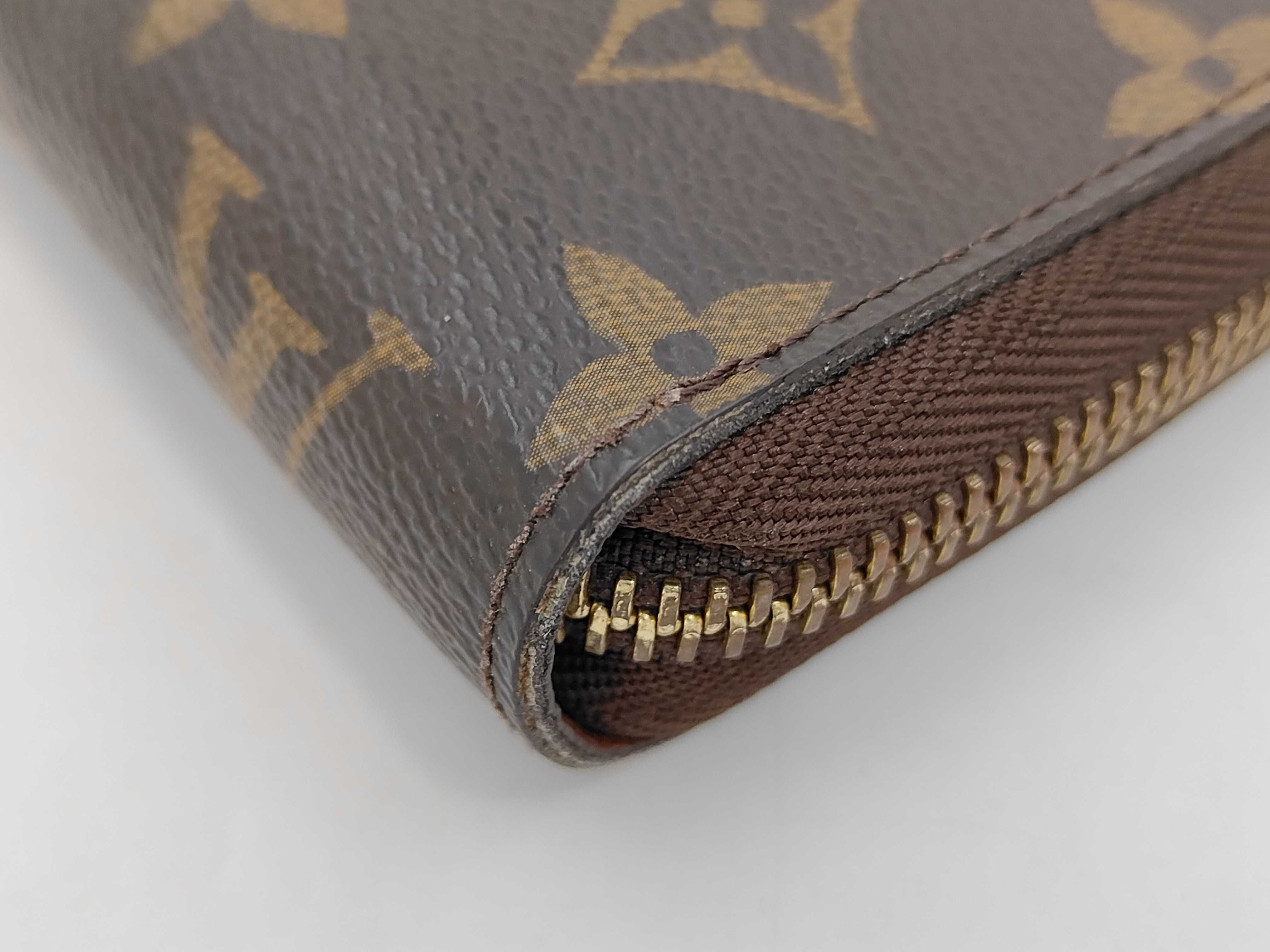 Monogram Zippy Organizer Brown Monogram Medium Wallet — view 4