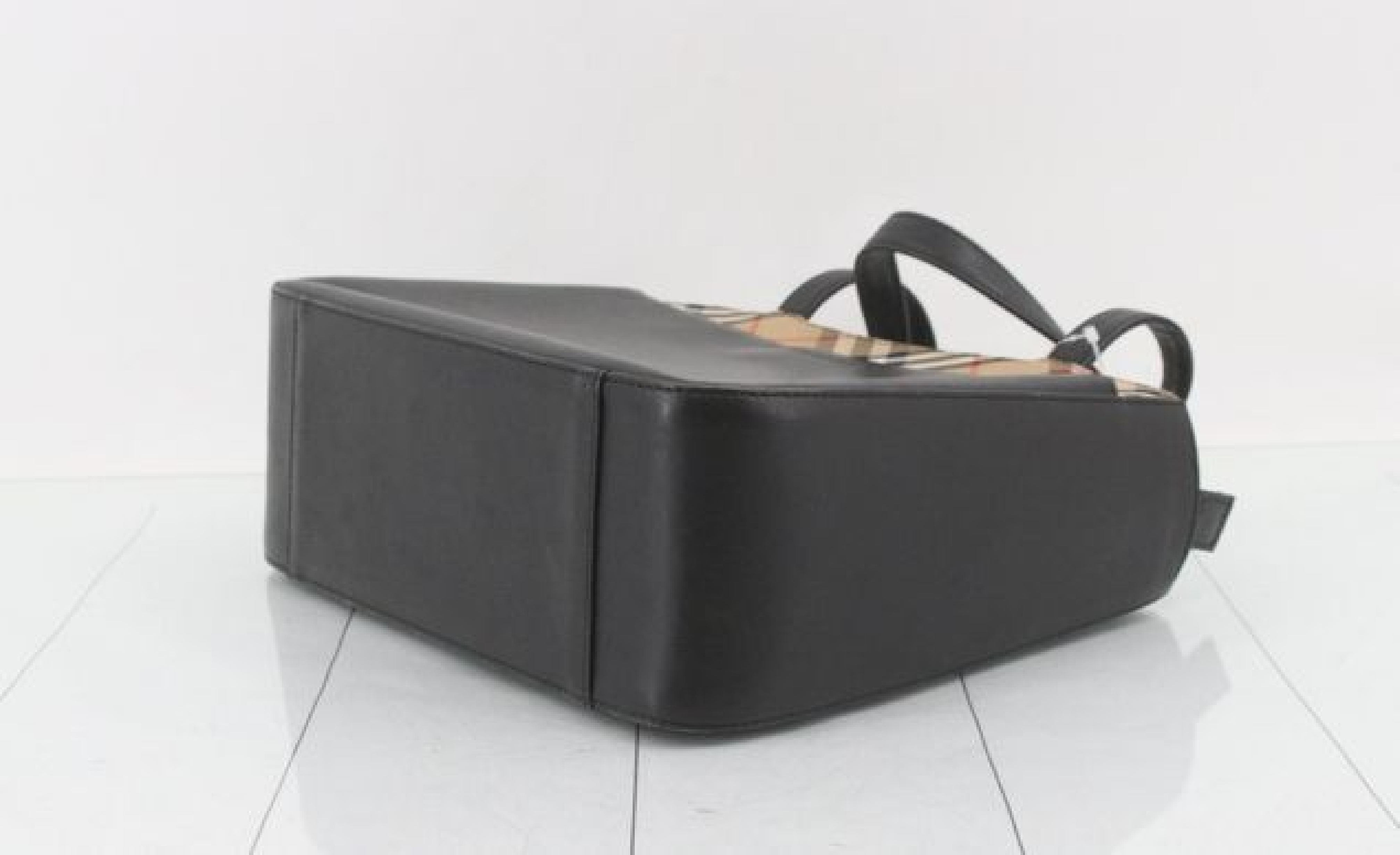handbag — view 3