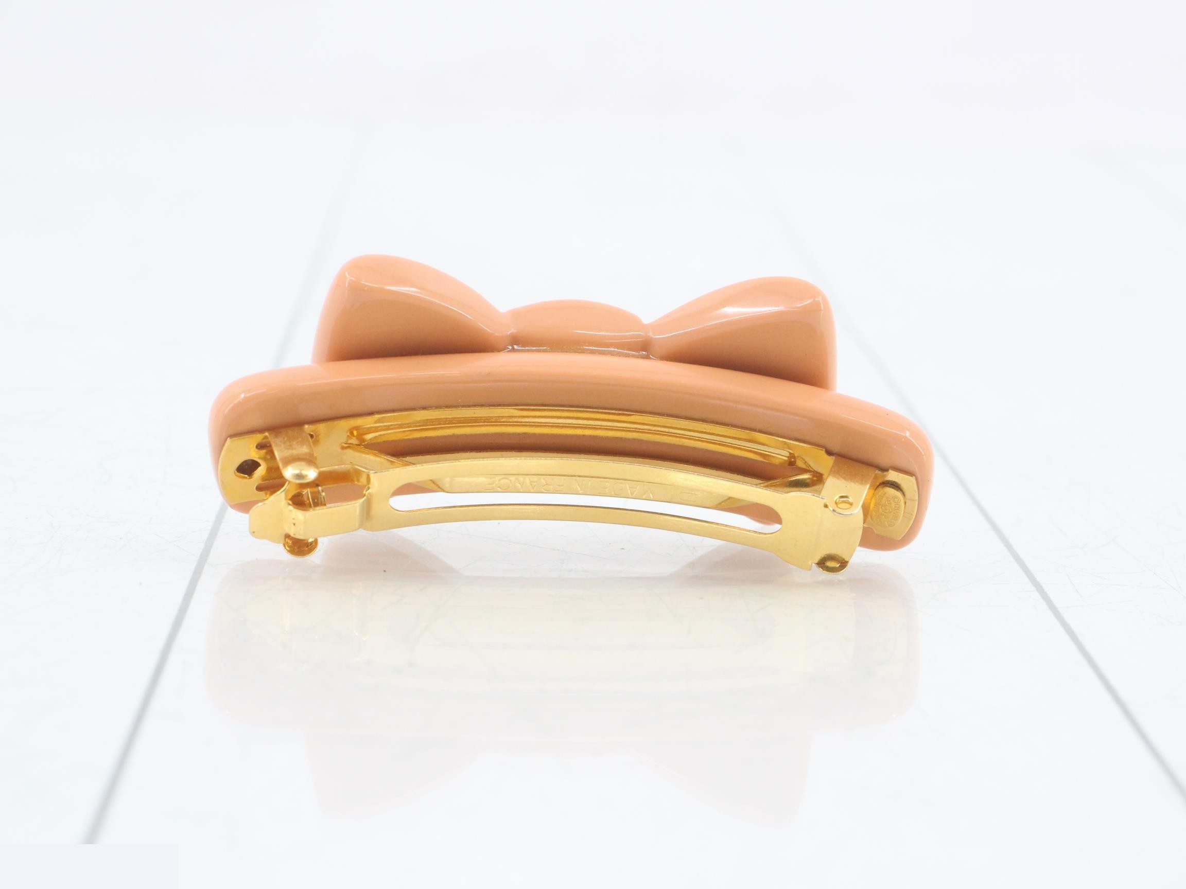 02P Barrette — view 2