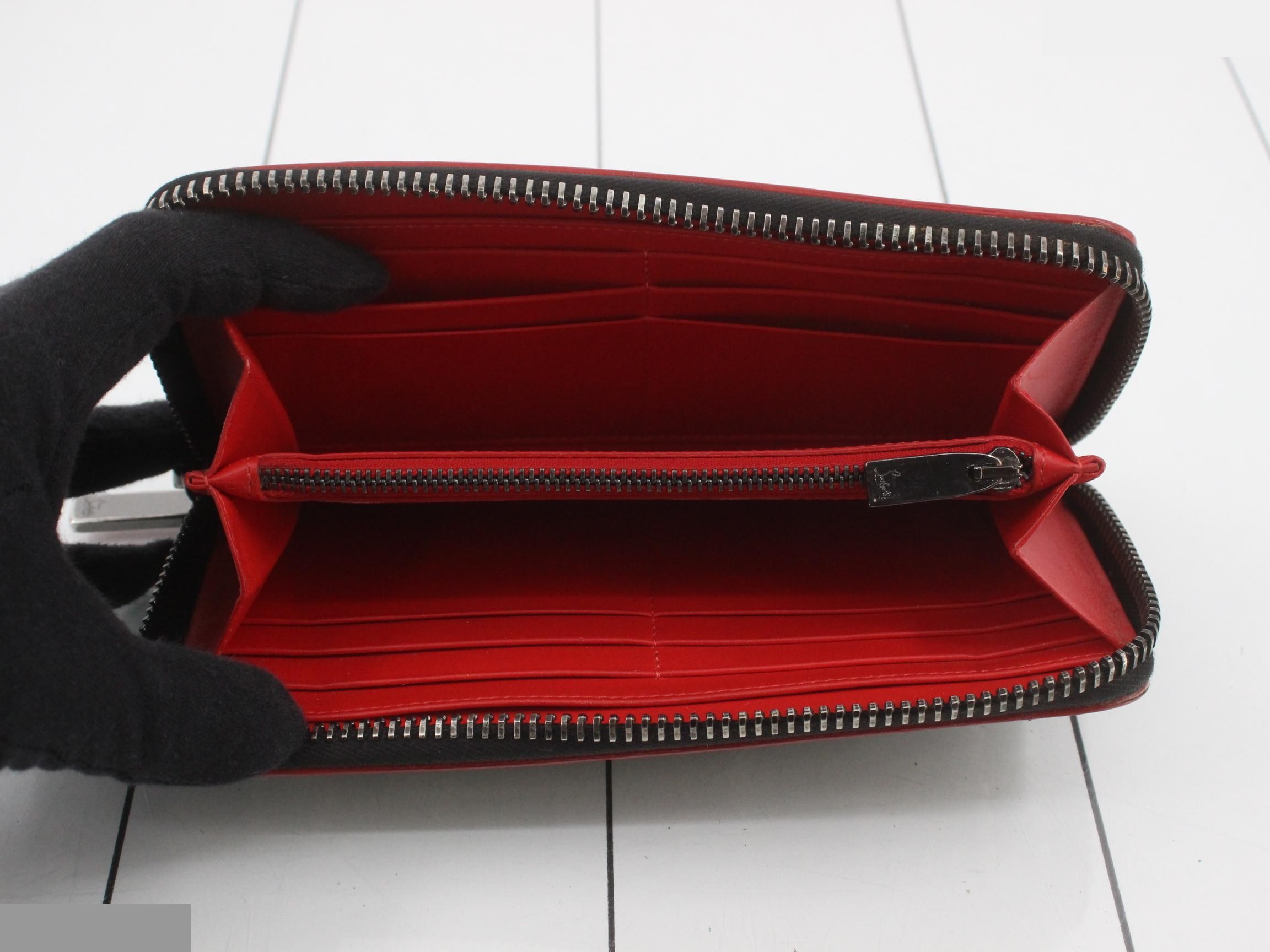 Other lines: Bags and Wallets — view 4