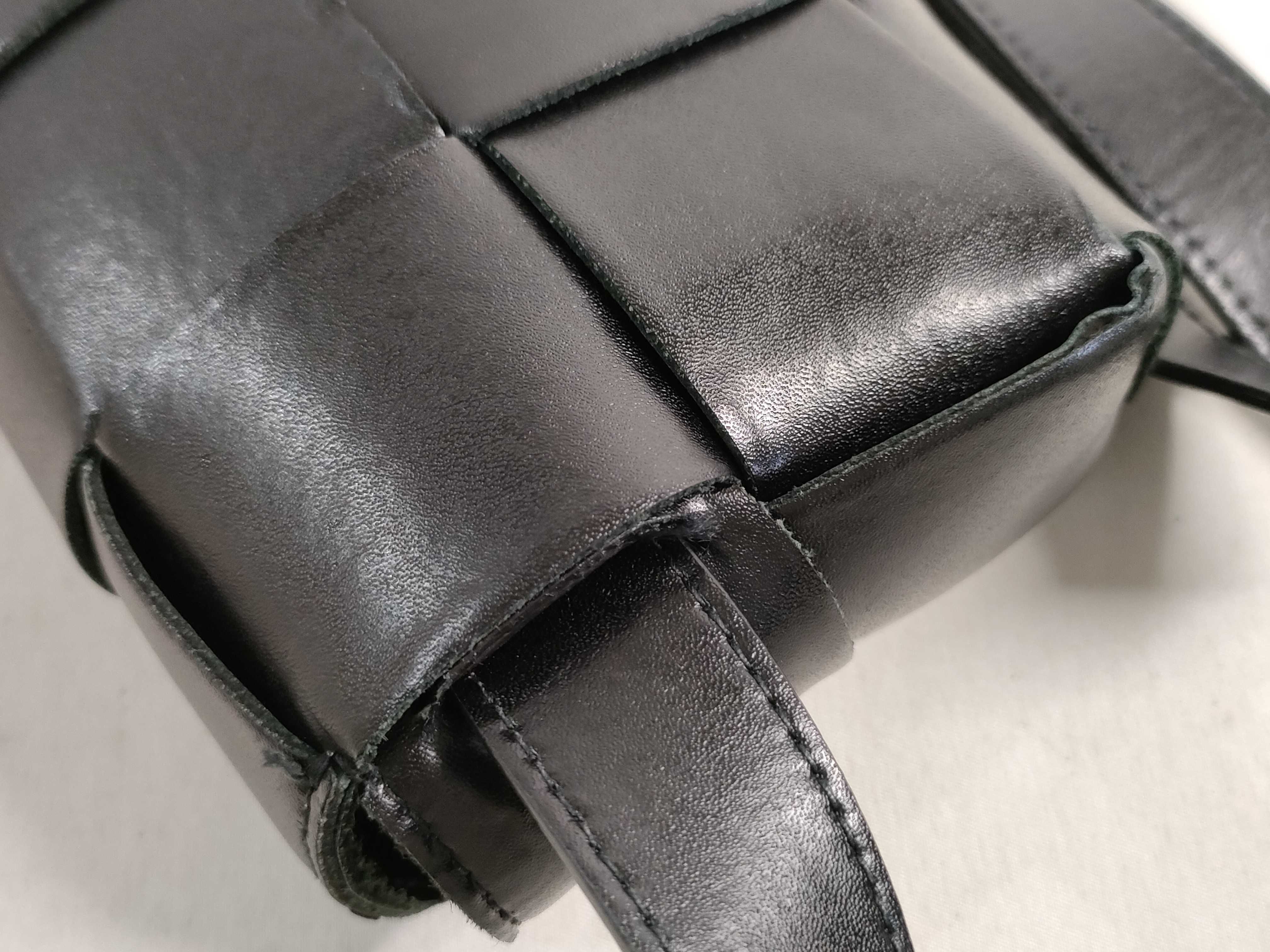 Intrecciato Maxi Intrecciato Cassette Leather Body Bag Black Waist Bag — view 5