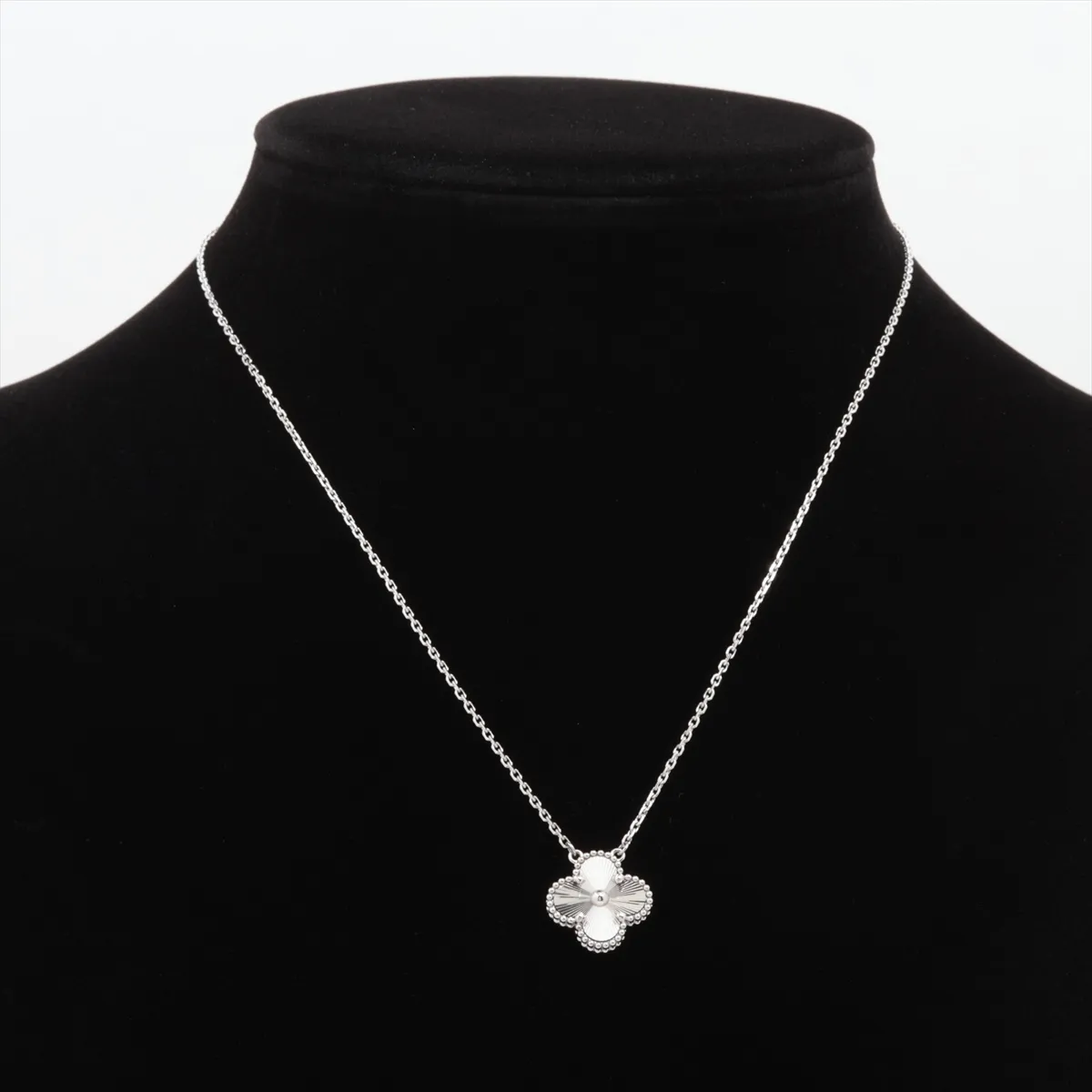 Vintage Alhambra Guilloche Necklace 750 (WG) 7.0g JG227628 VCARP9XG00 — view 5