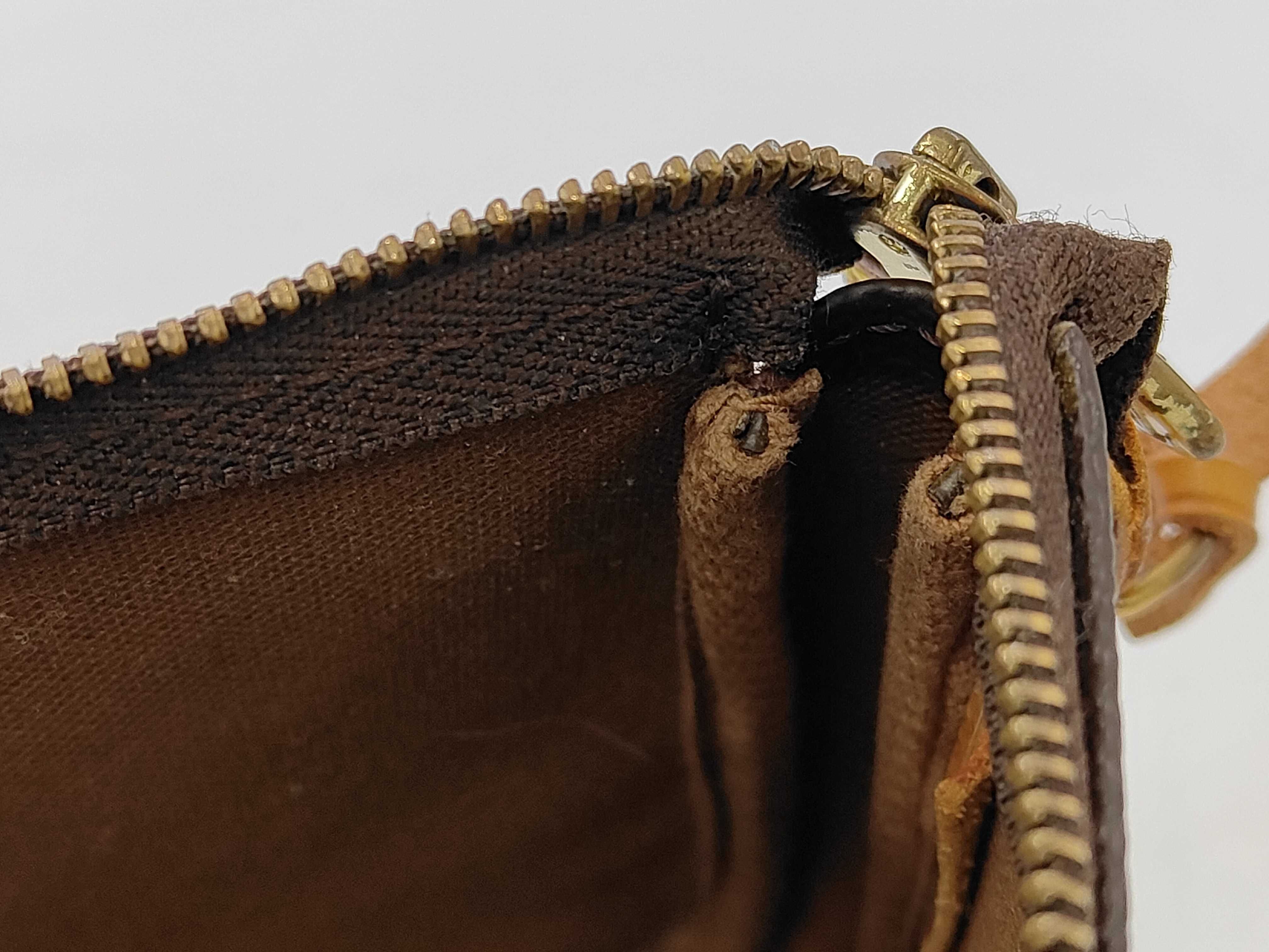 Monogram Accessoires VI1011 Shoulder Bag — view 9