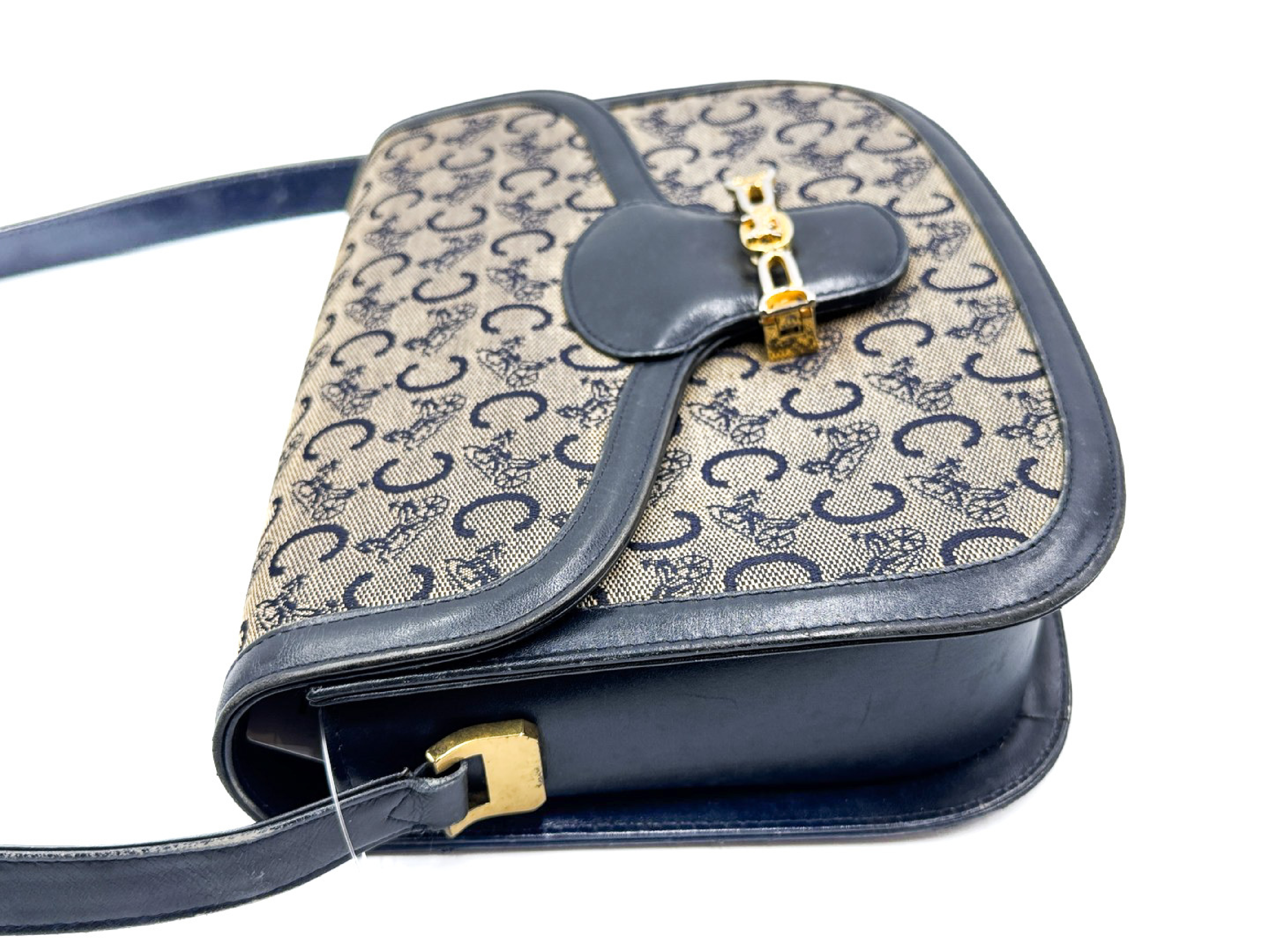 Carriage Hardware, Carriage Pattern, Gold Hardware, Vintage Leather Shoulder Bag — view 3