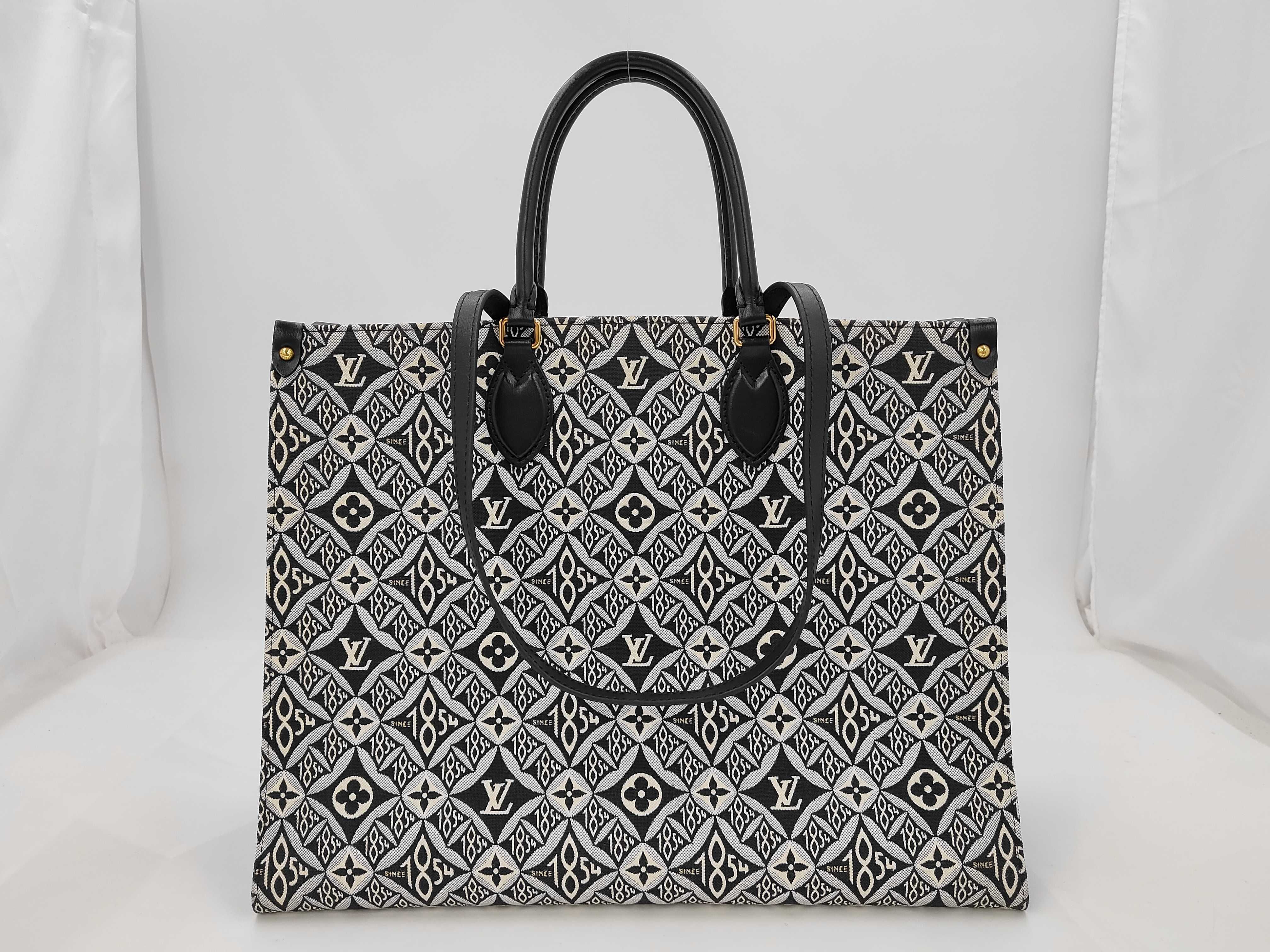Onzago-1854 Tote Bag