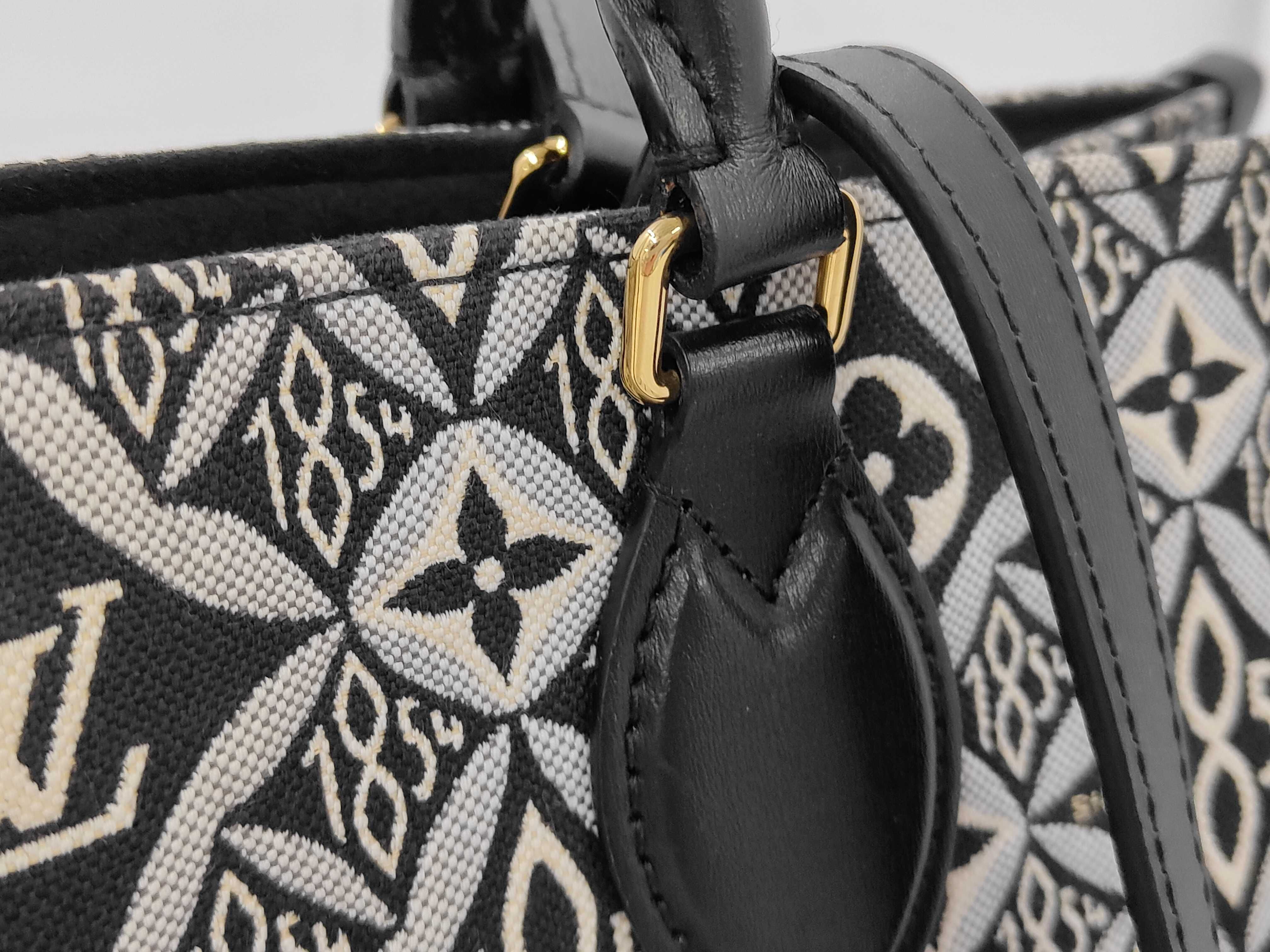 Onzago-1854 Tote Bag — view 3