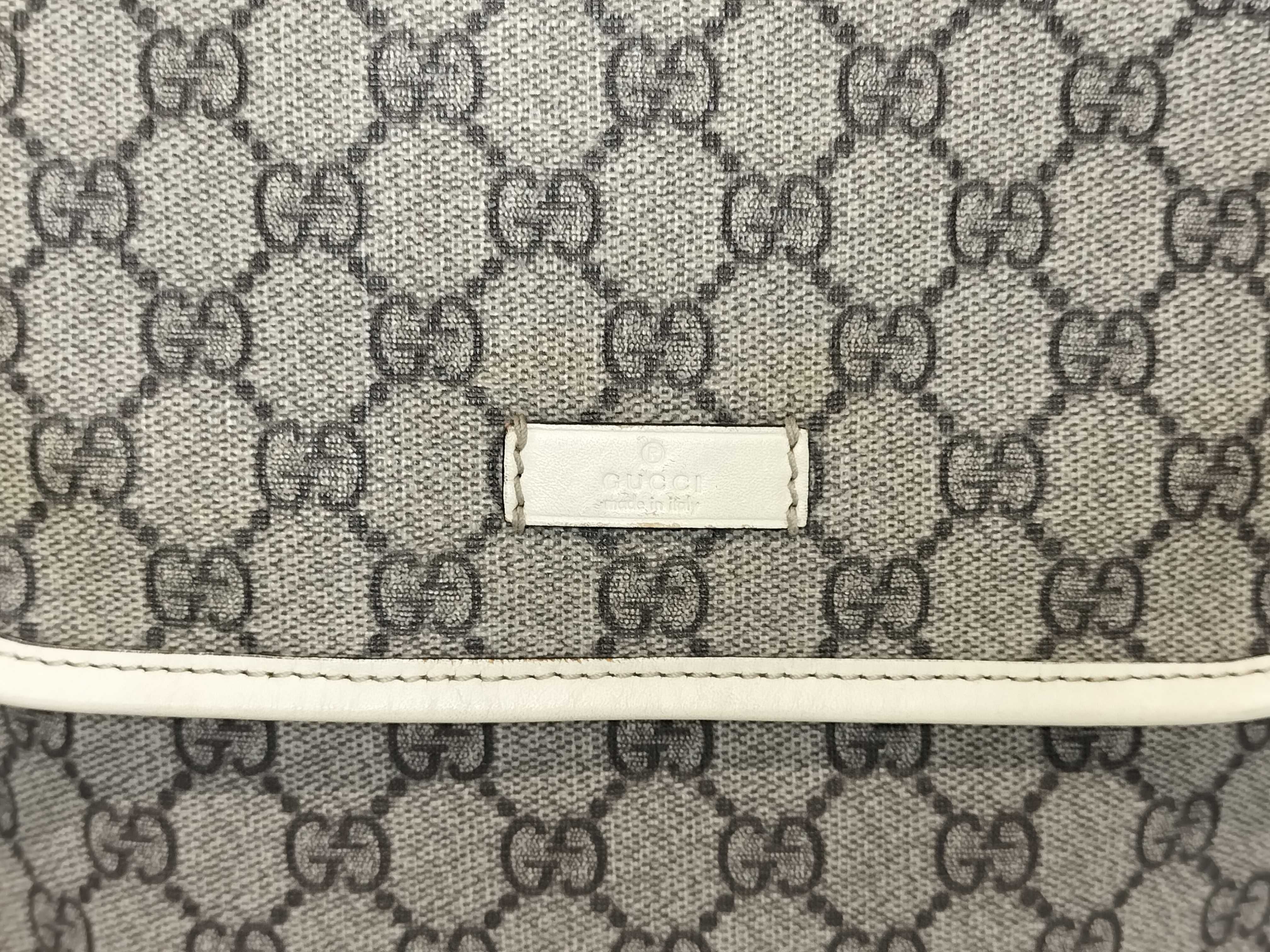 GG Supreme Canvas Crossbody Bag Shoulder Bag — view 2