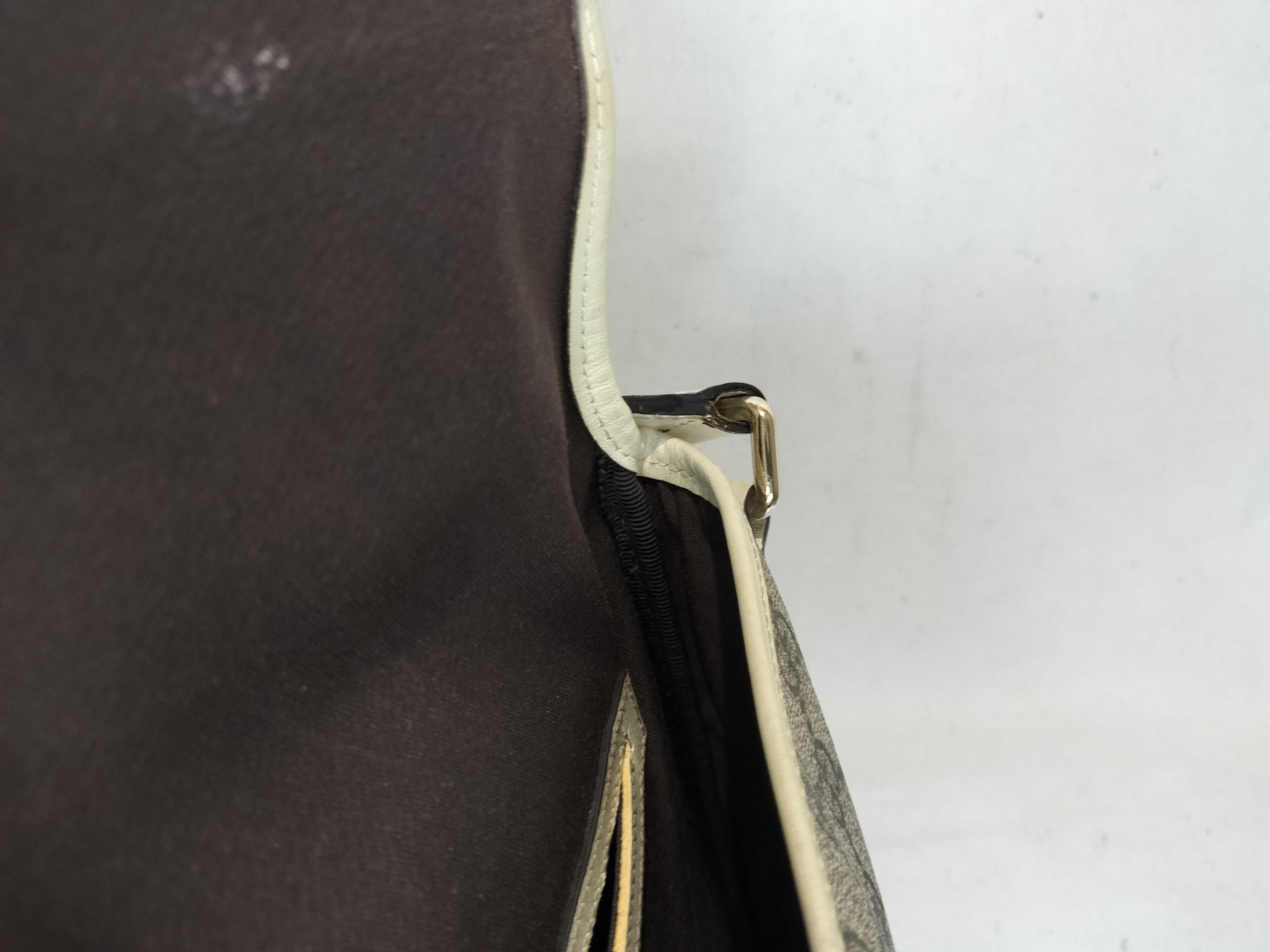 GG Supreme Canvas Crossbody Bag Shoulder Bag — view 13