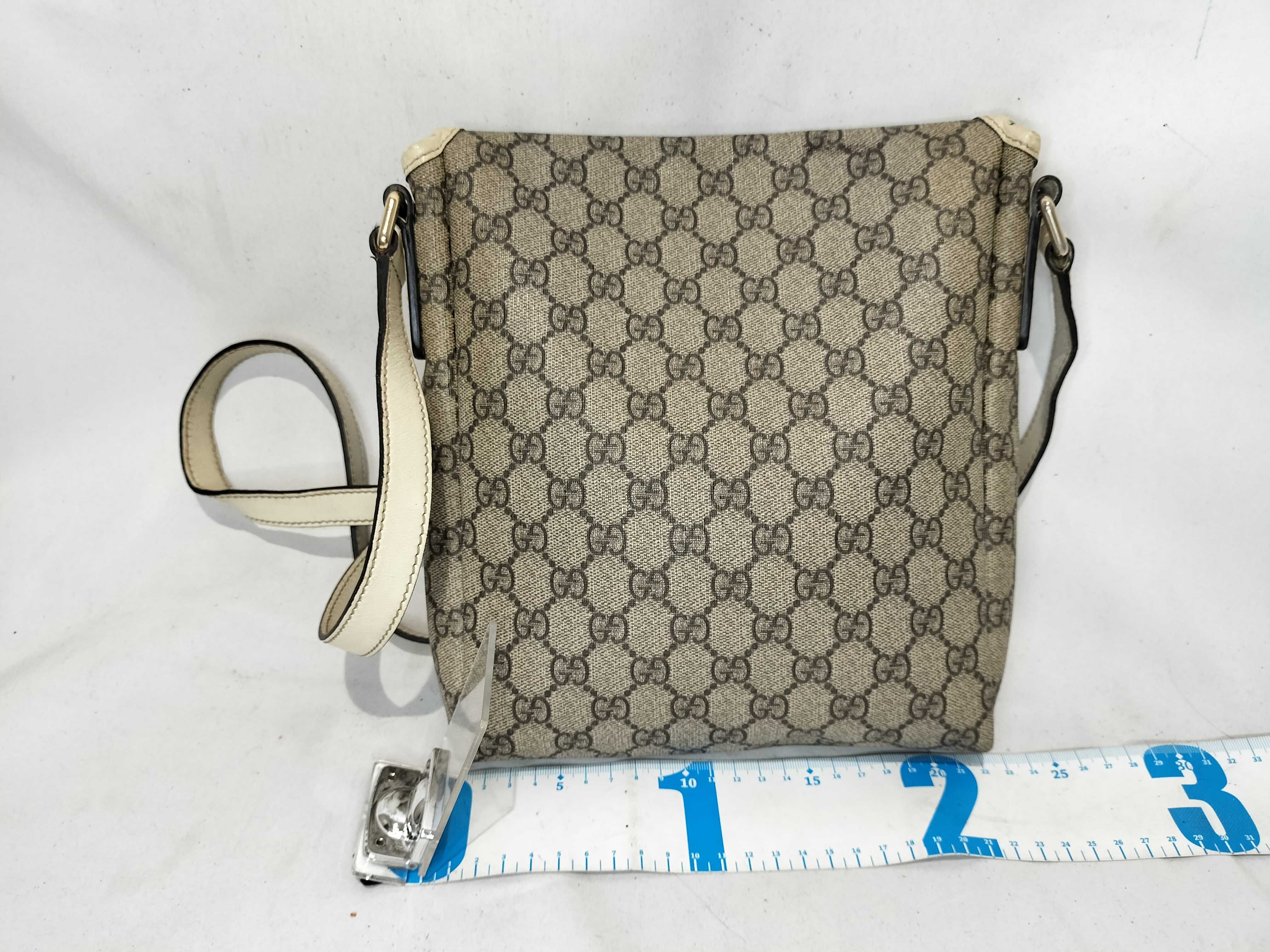 GG Supreme Canvas Crossbody Bag Shoulder Bag — view 3