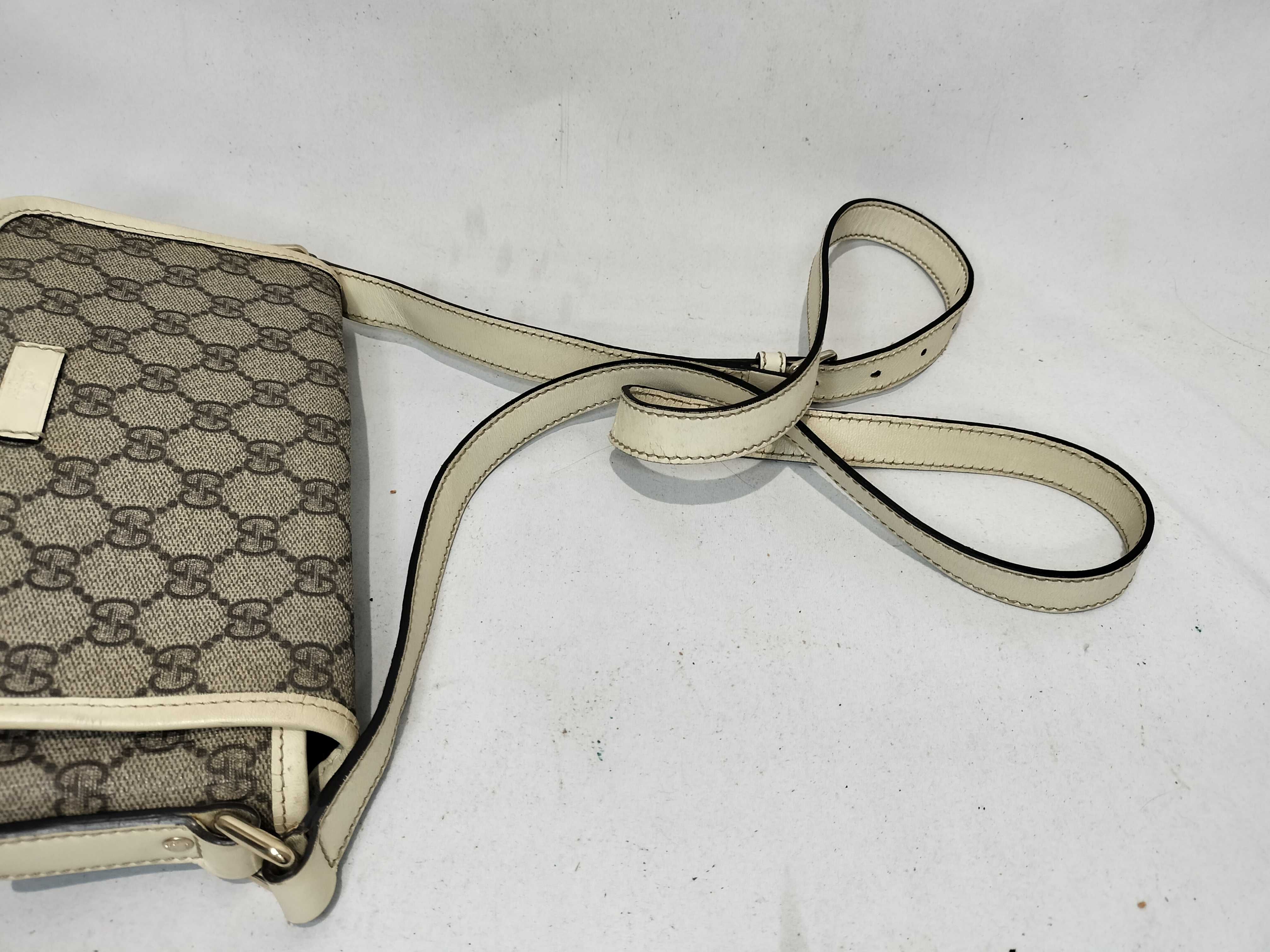 GG Supreme Canvas Crossbody Bag Shoulder Bag — view 4