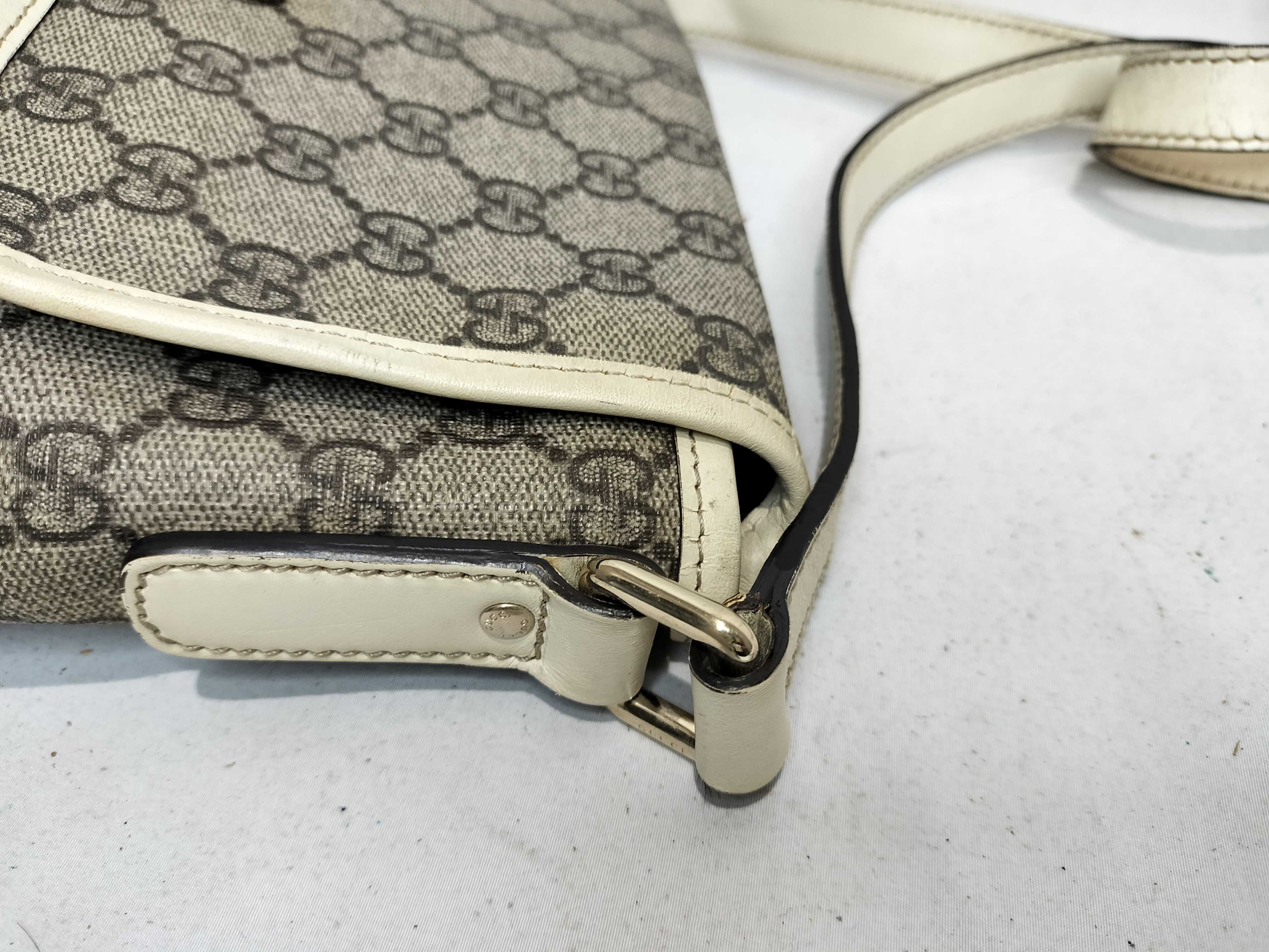 GG Supreme Canvas Crossbody Bag Shoulder Bag — view 6