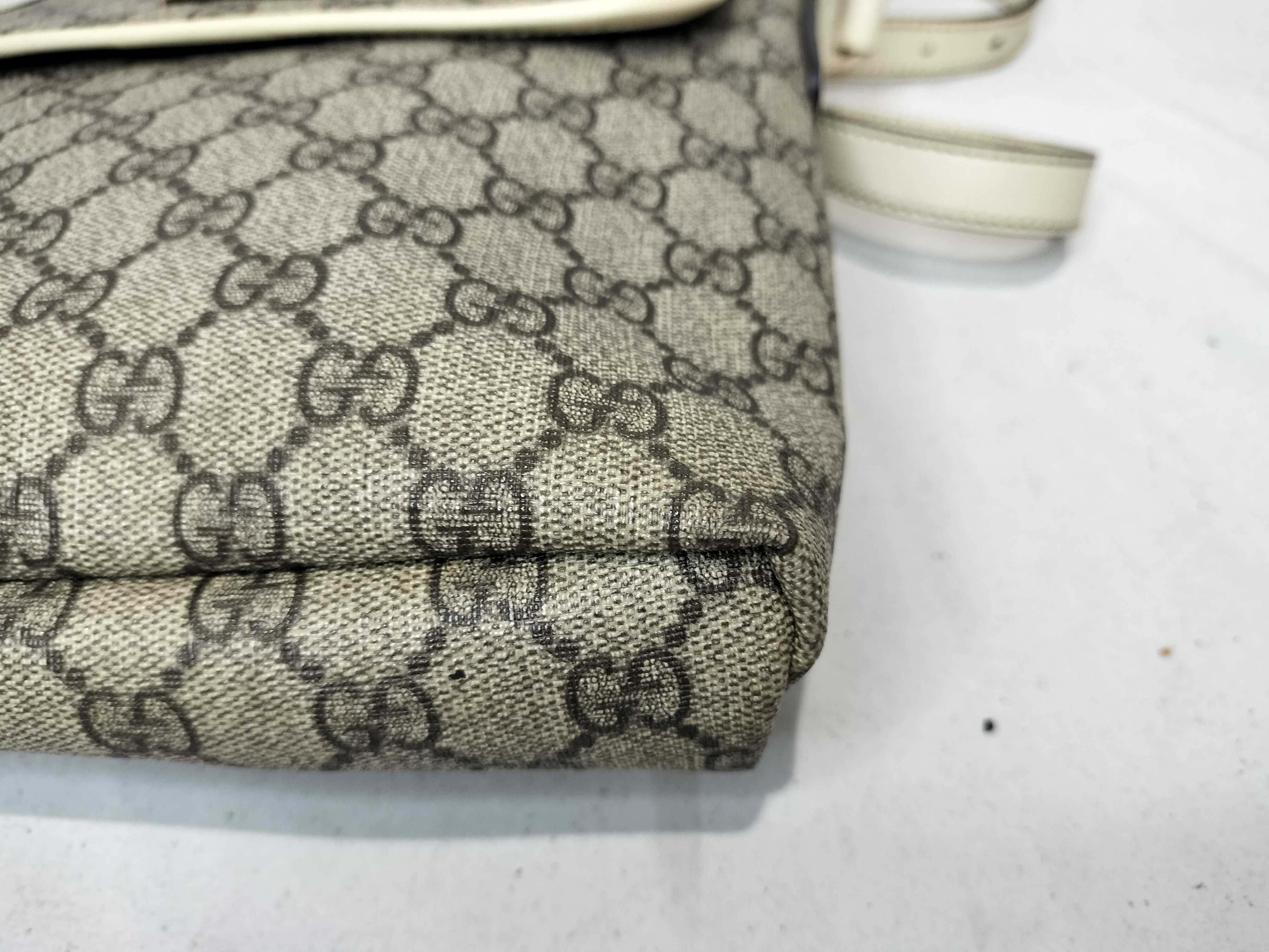 GG Supreme Canvas Crossbody Bag Shoulder Bag — view 7
