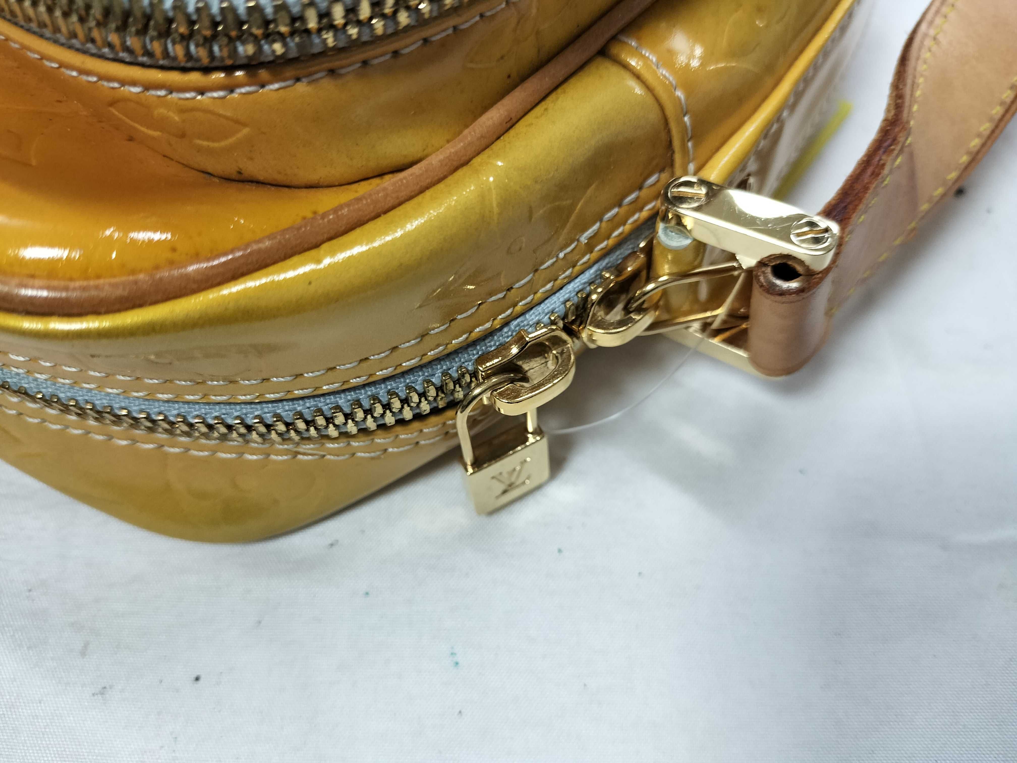 Vernis Worcester Shoulder Bag — view 11