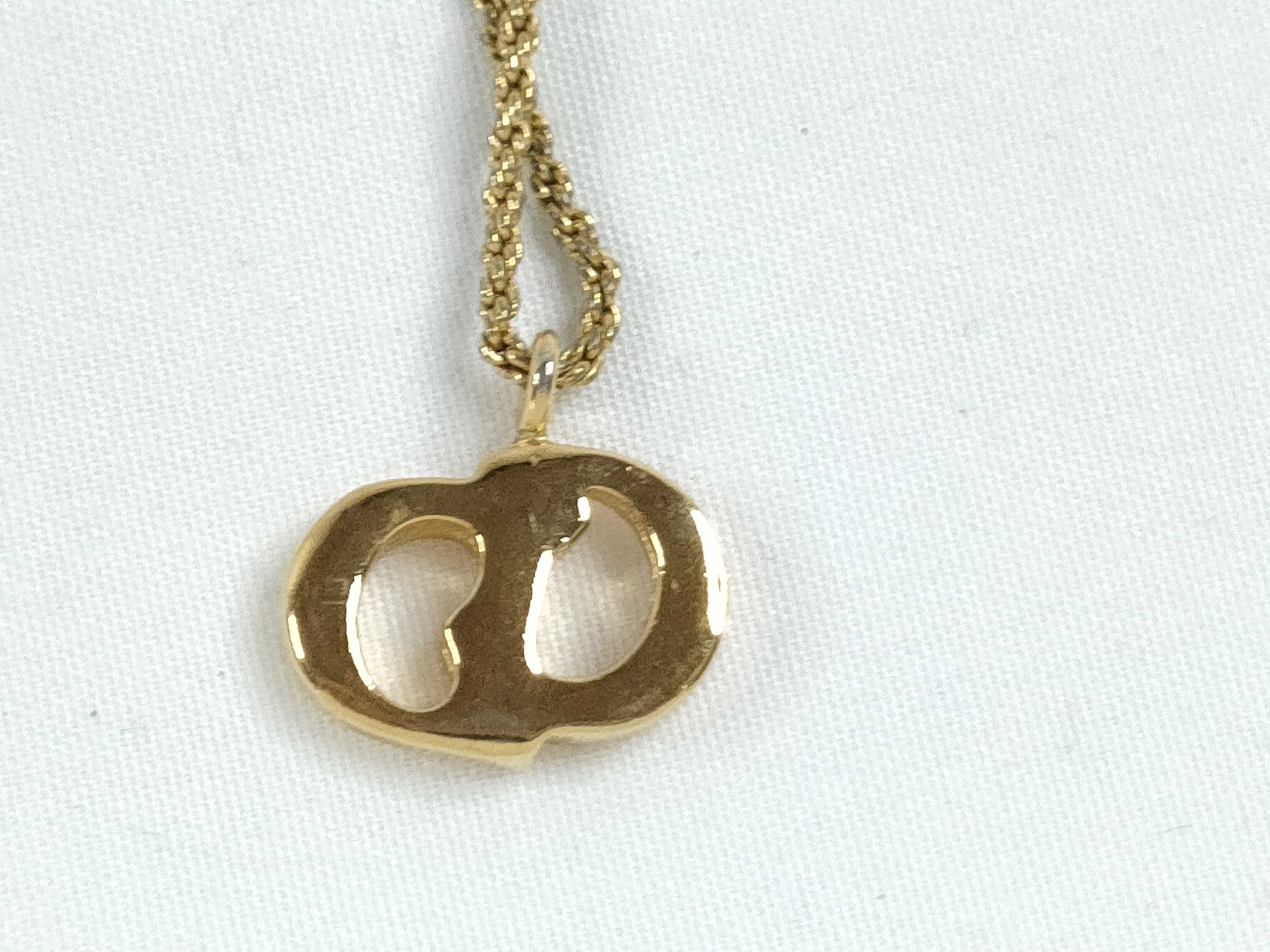 necklace — view 2