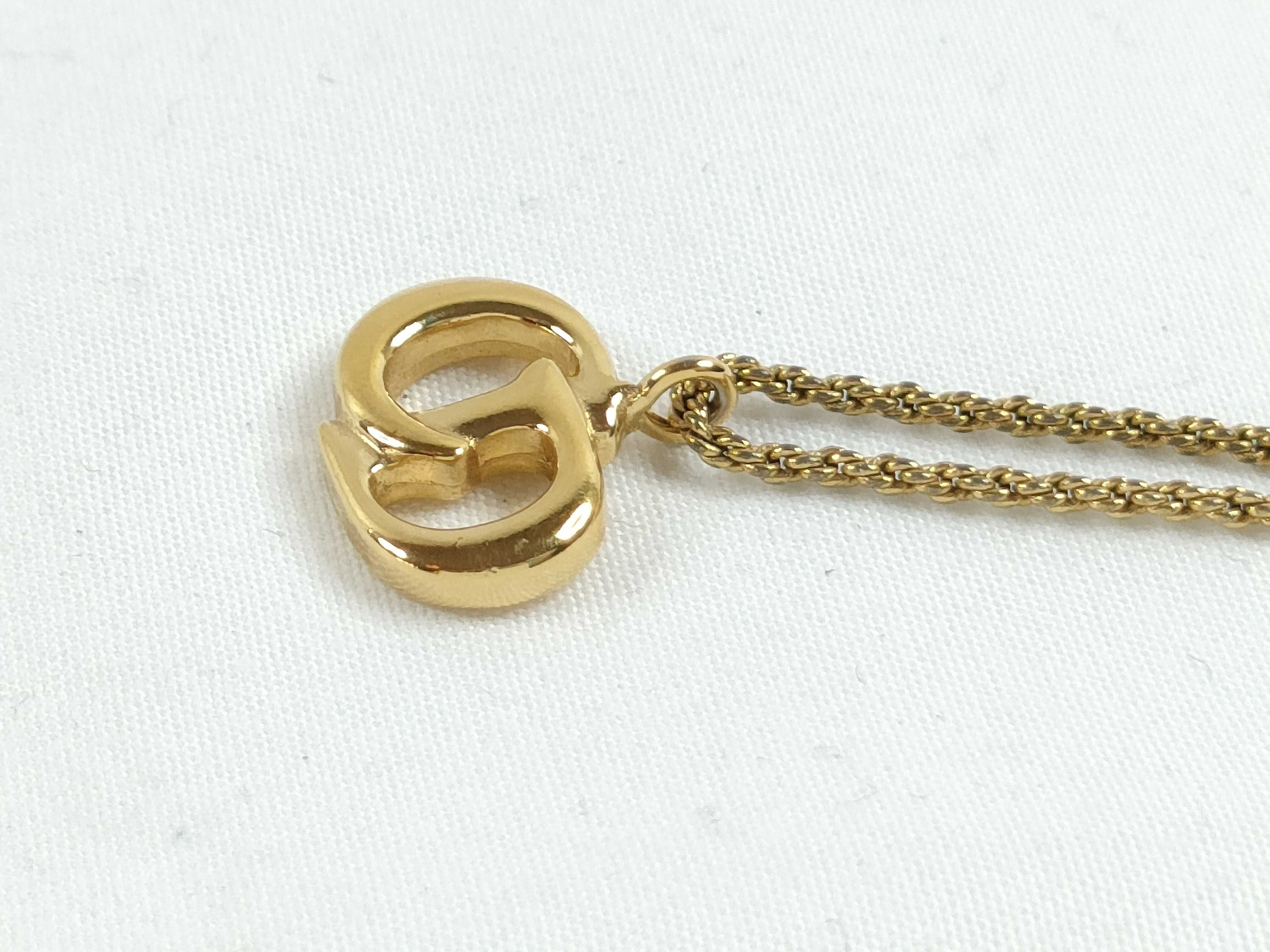 necklace — view 3