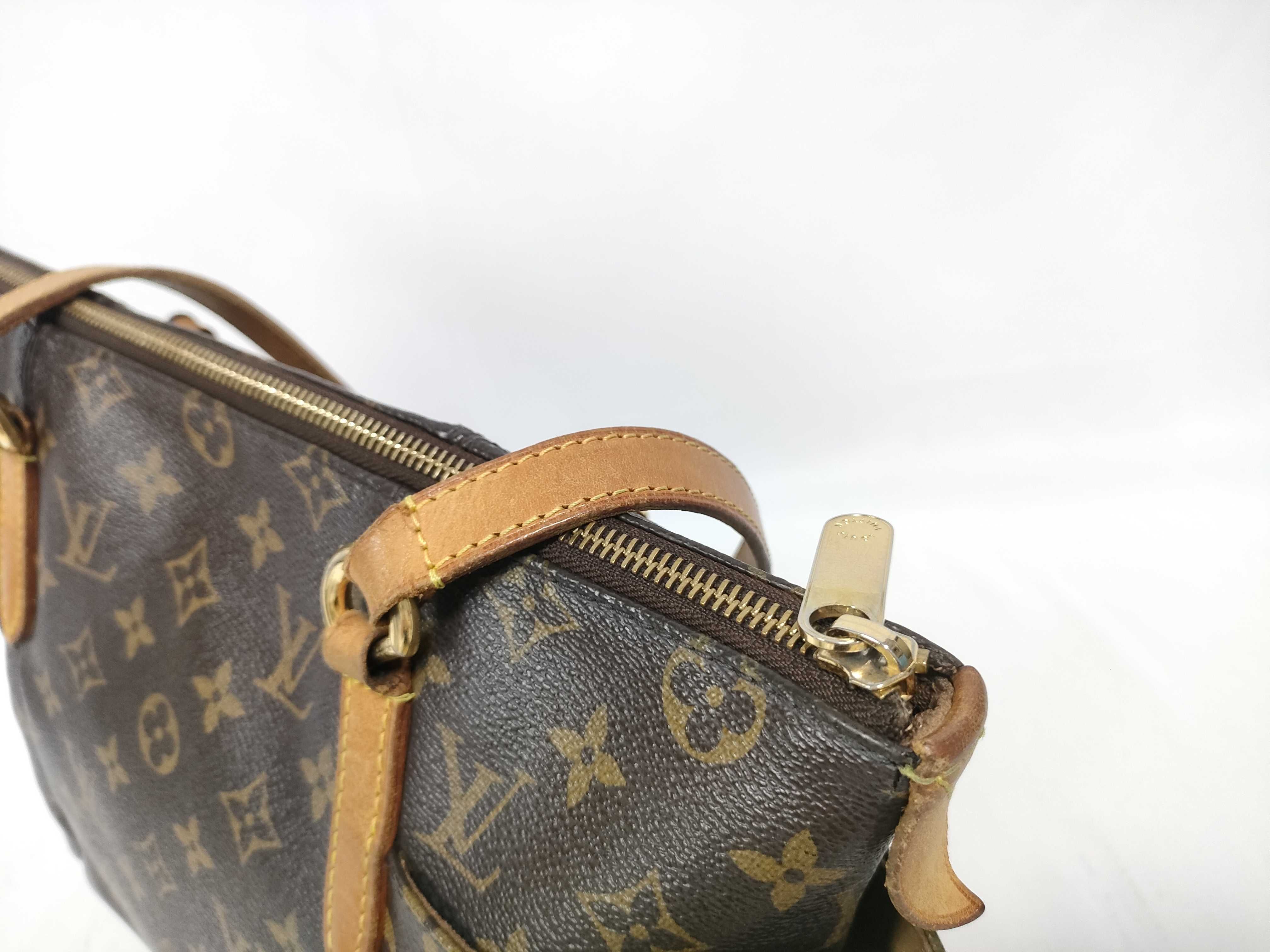 Monogram Louis Vuitton Monogram Totally PM M56688 Tote Bag — view 9