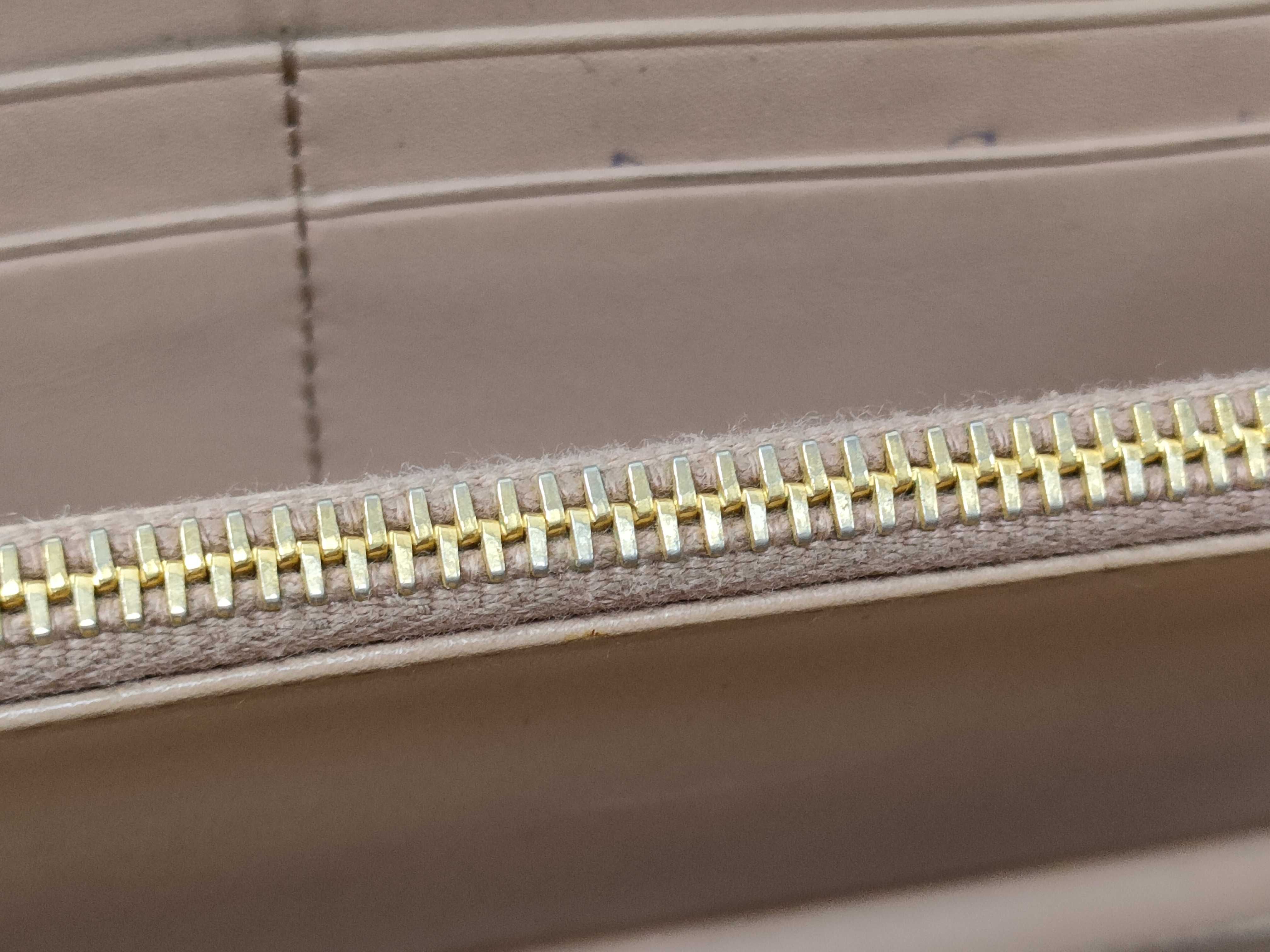 round zipper long wallet with studs and quilting, black wallet — view 13