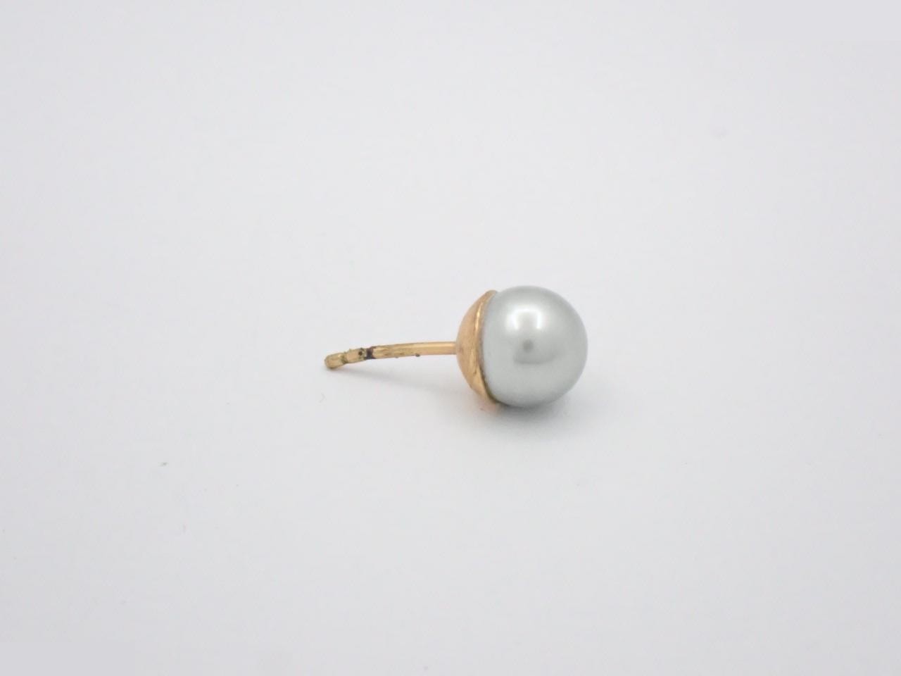pearl earring (single earring only) — view 4