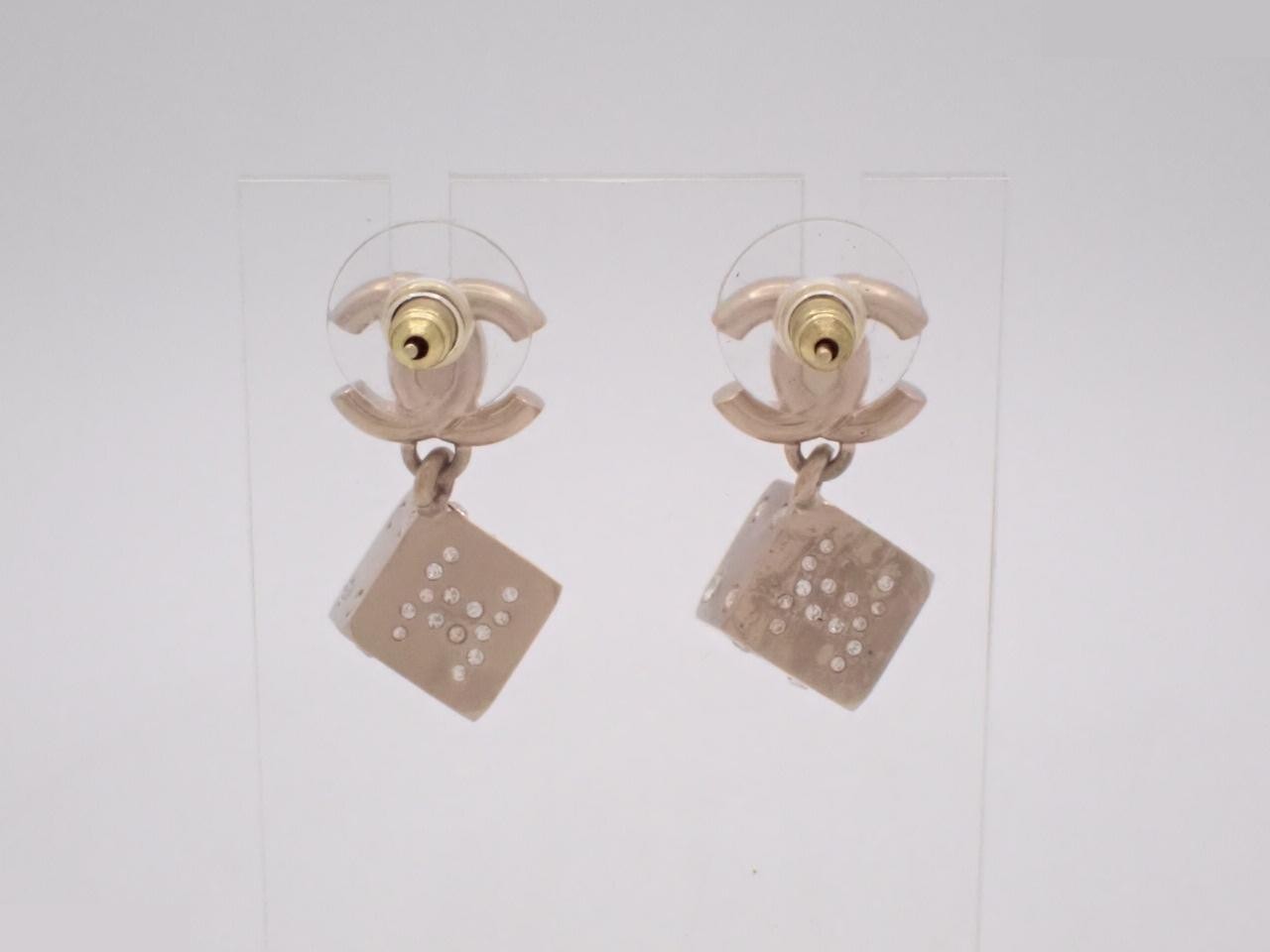 Turnlock Dice Rhinestone Swing B21P — view 2