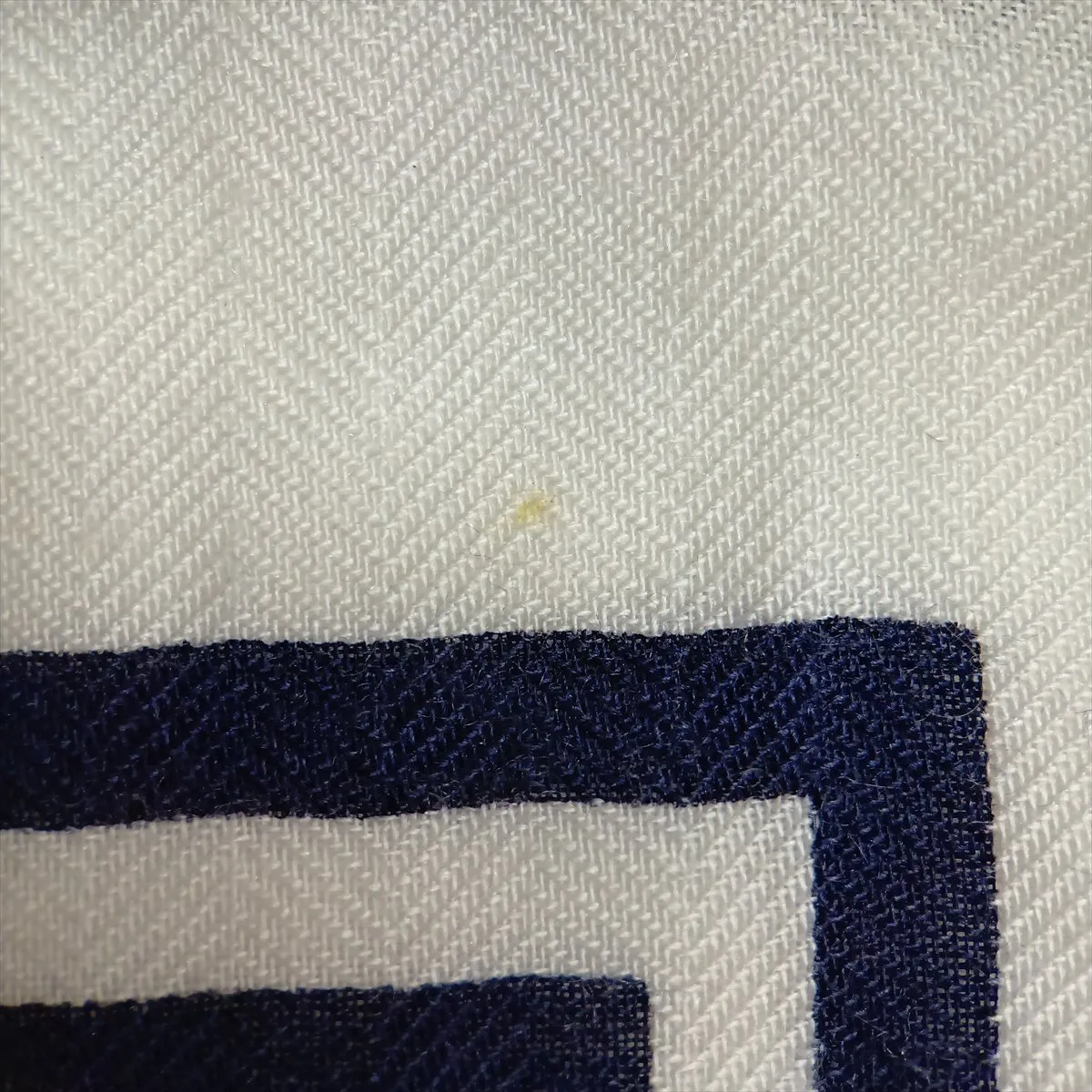 Carre Geant CHEVAL DE COEUR BANDANA scarf, cashmere x silk, beige x navy. Shows signs of wear, — view 9