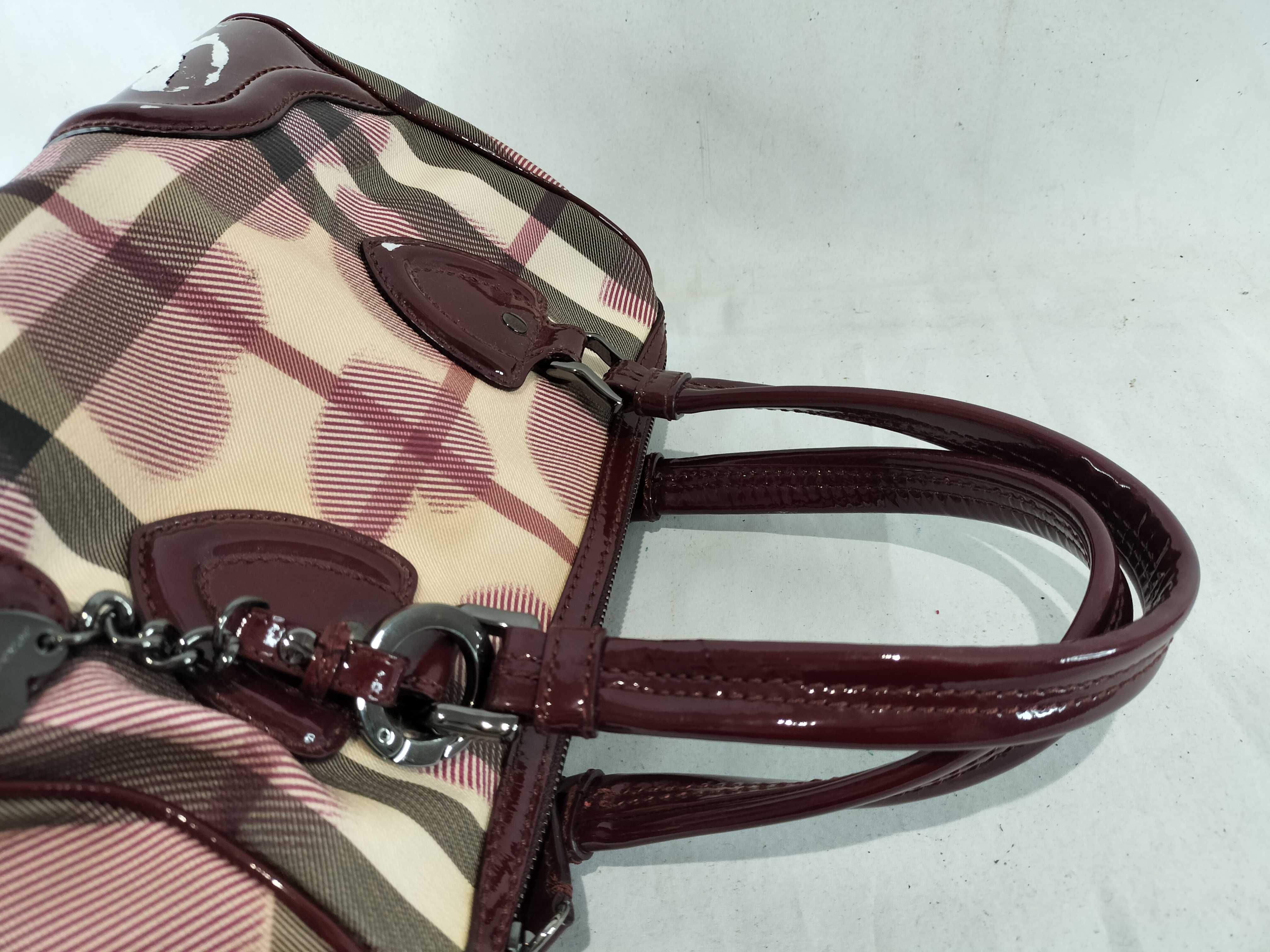 Nova Check x Heart Pattern Boston Bag with Charm / Handbag — view 3