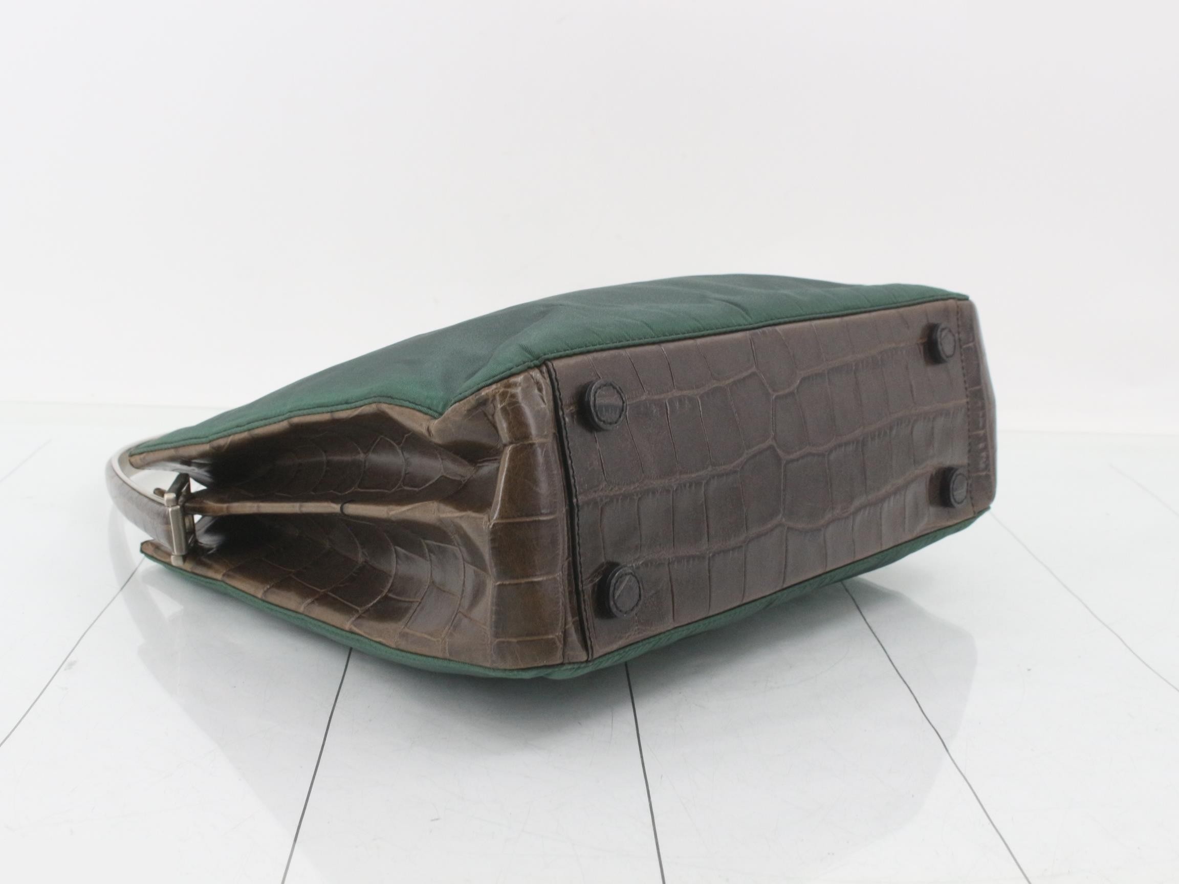 One shoulder bag side embossed green B8434 — view 5