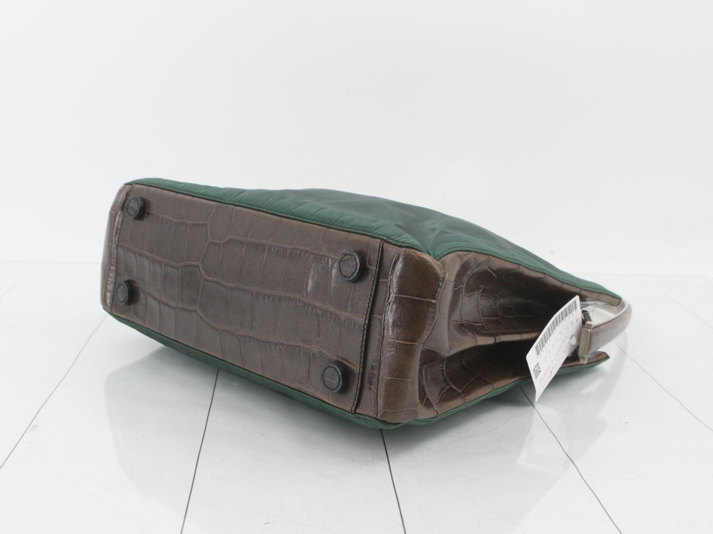 One shoulder bag side embossed green B8434 — view 6
