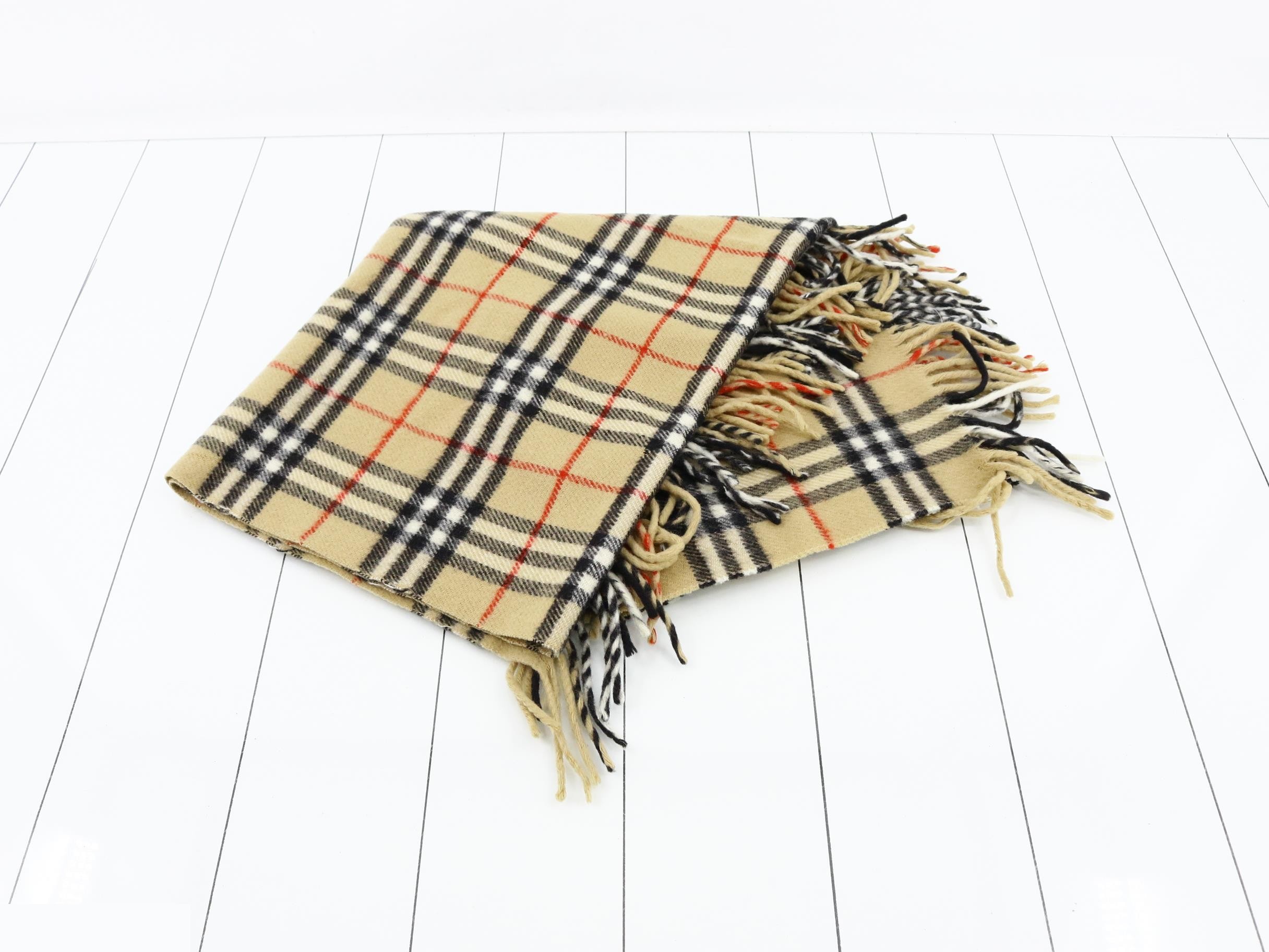 Other items: accessories, shawls (lap blankets) — view 3